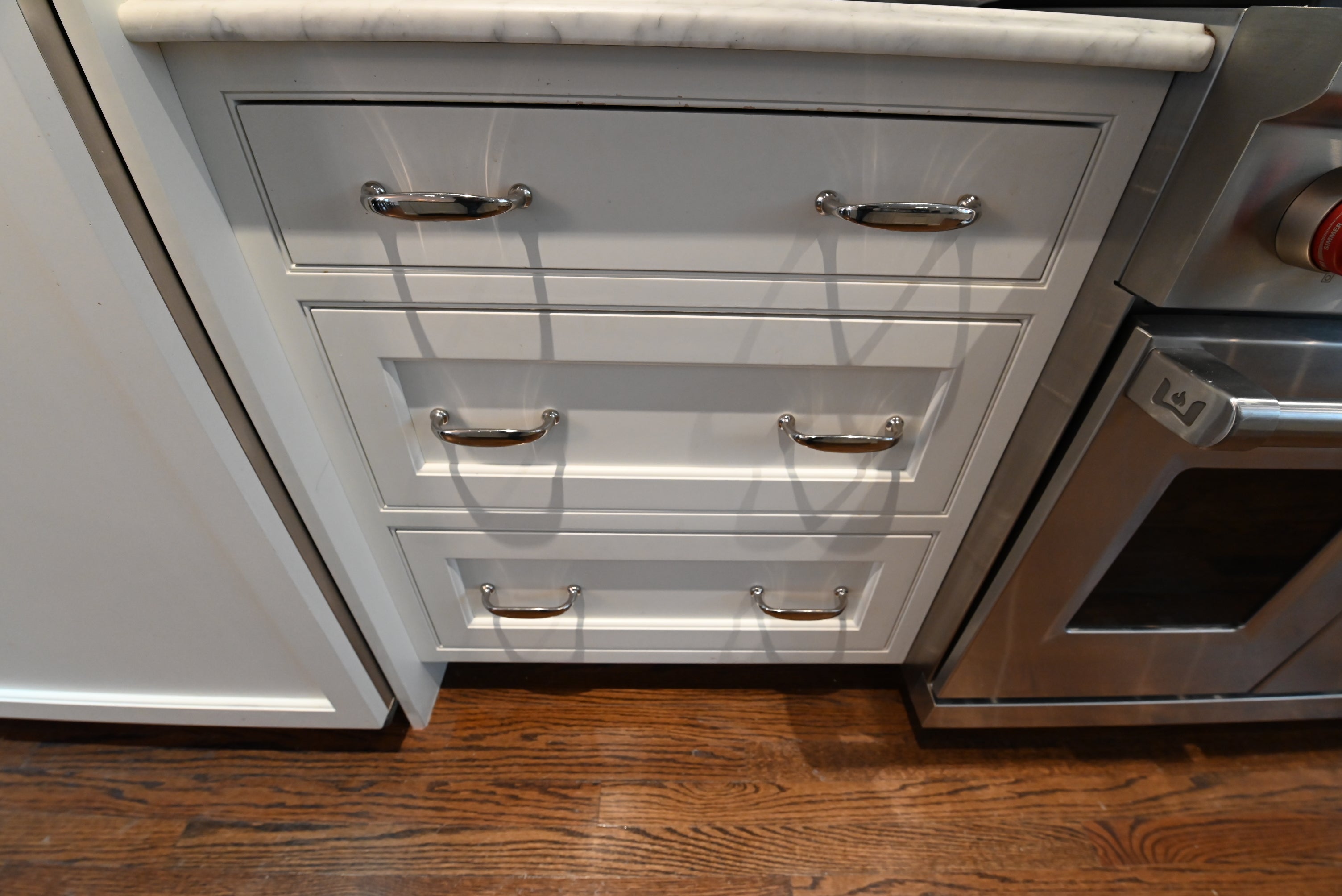 Crisp Lux White Traditional Pre-Owned Kitchen