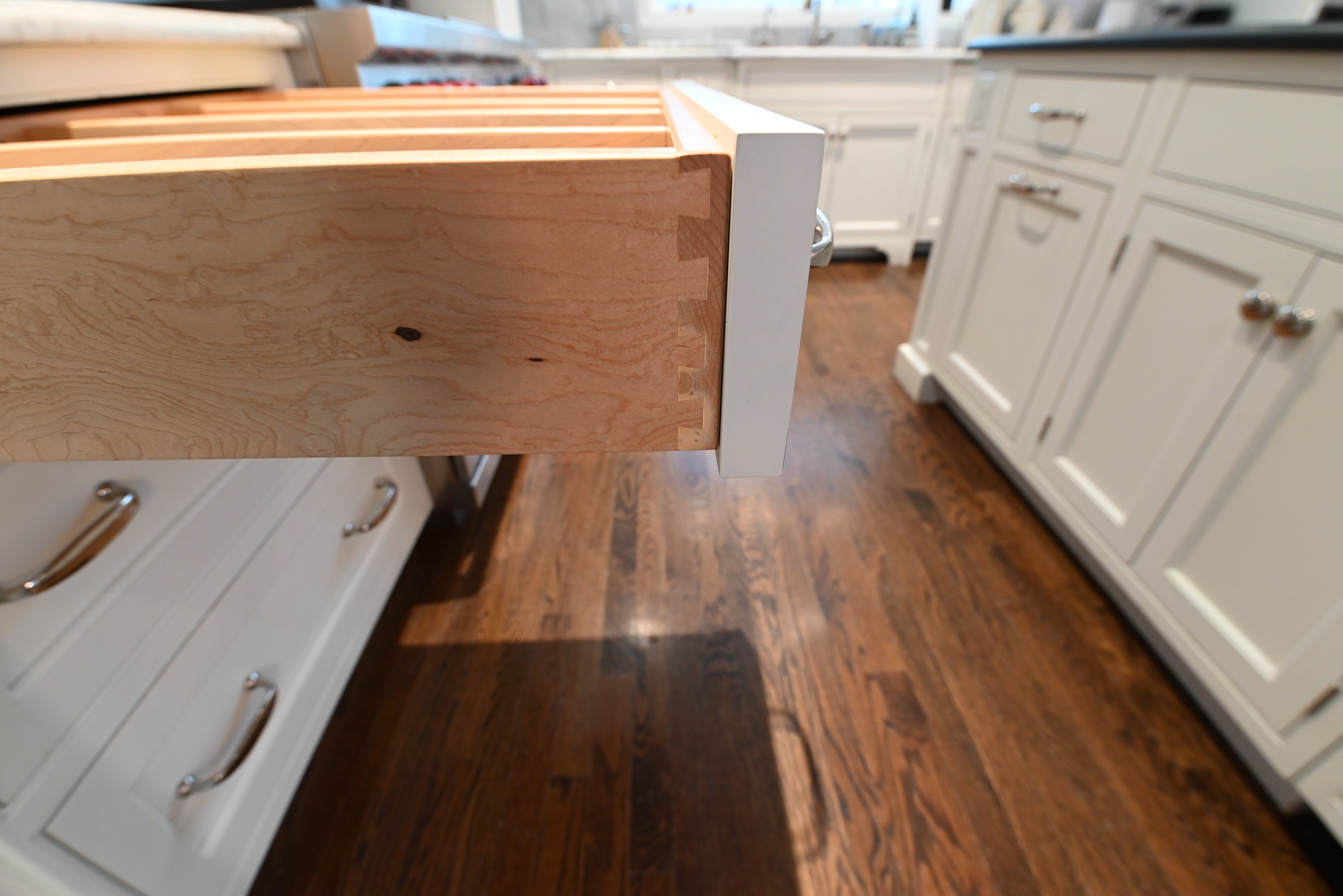 Crisp Lux White Traditional Pre-Owned Kitchen