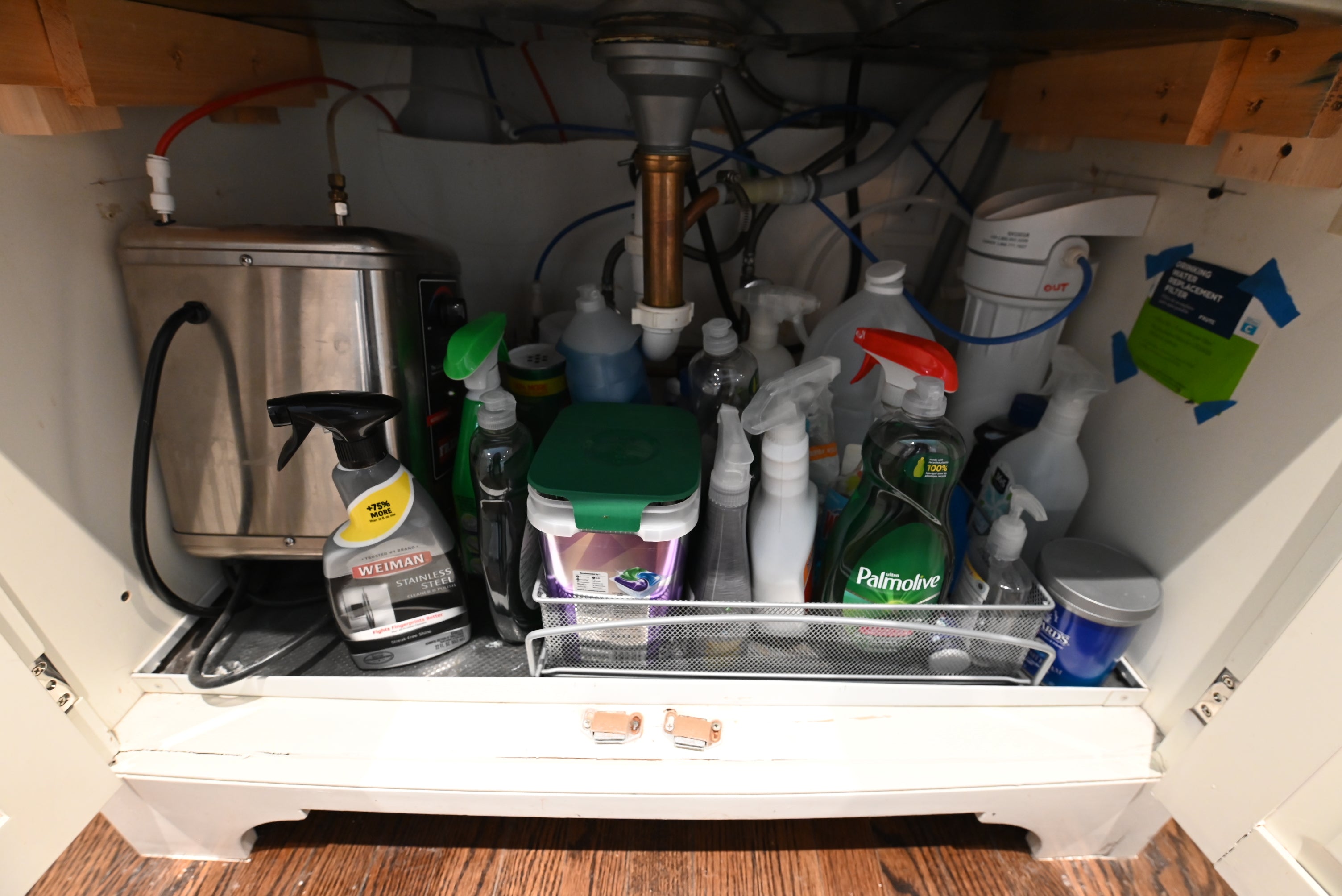 Crisp Lux White Traditional Pre-Owned Kitchen