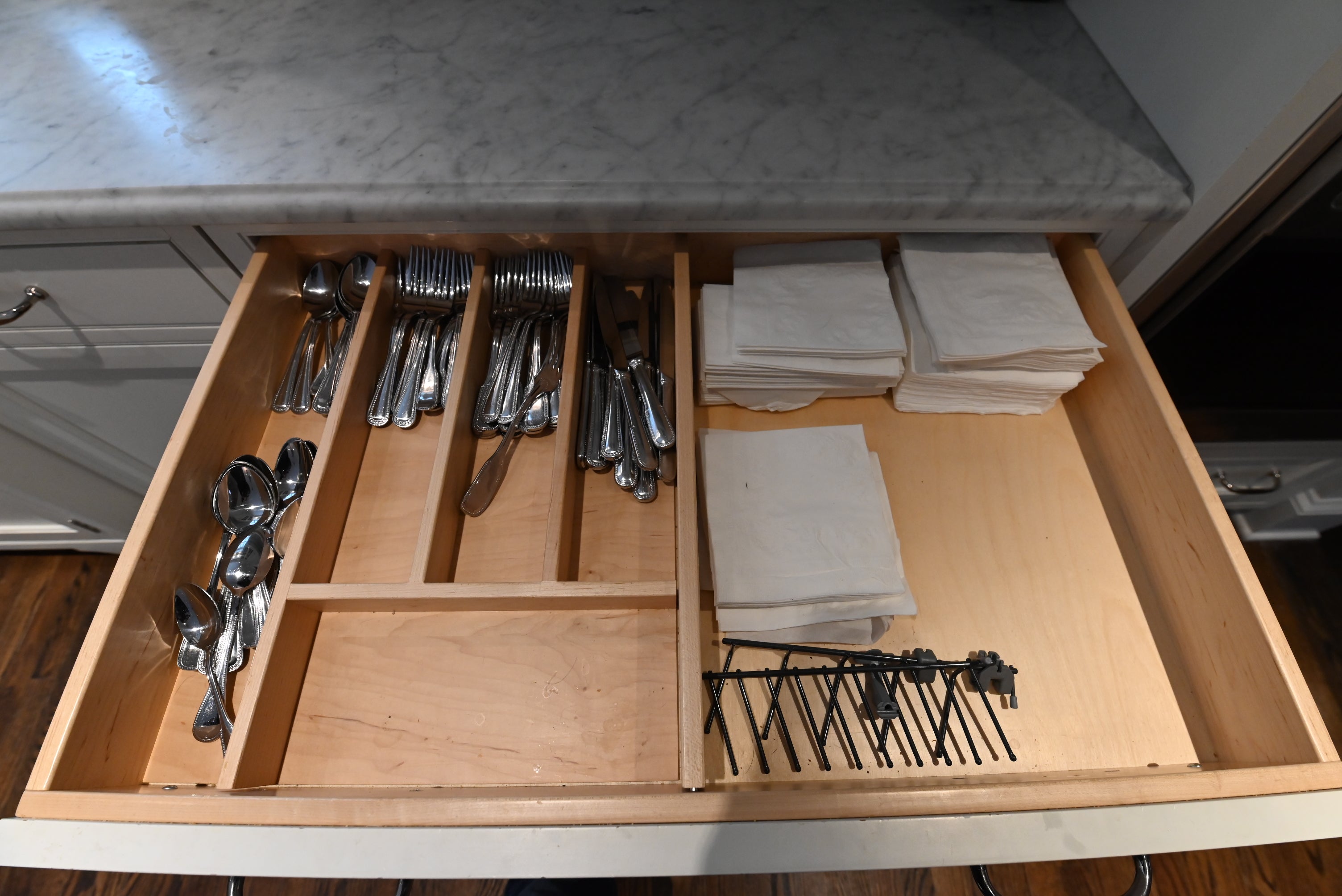 Crisp Lux White Traditional Pre-Owned Kitchen