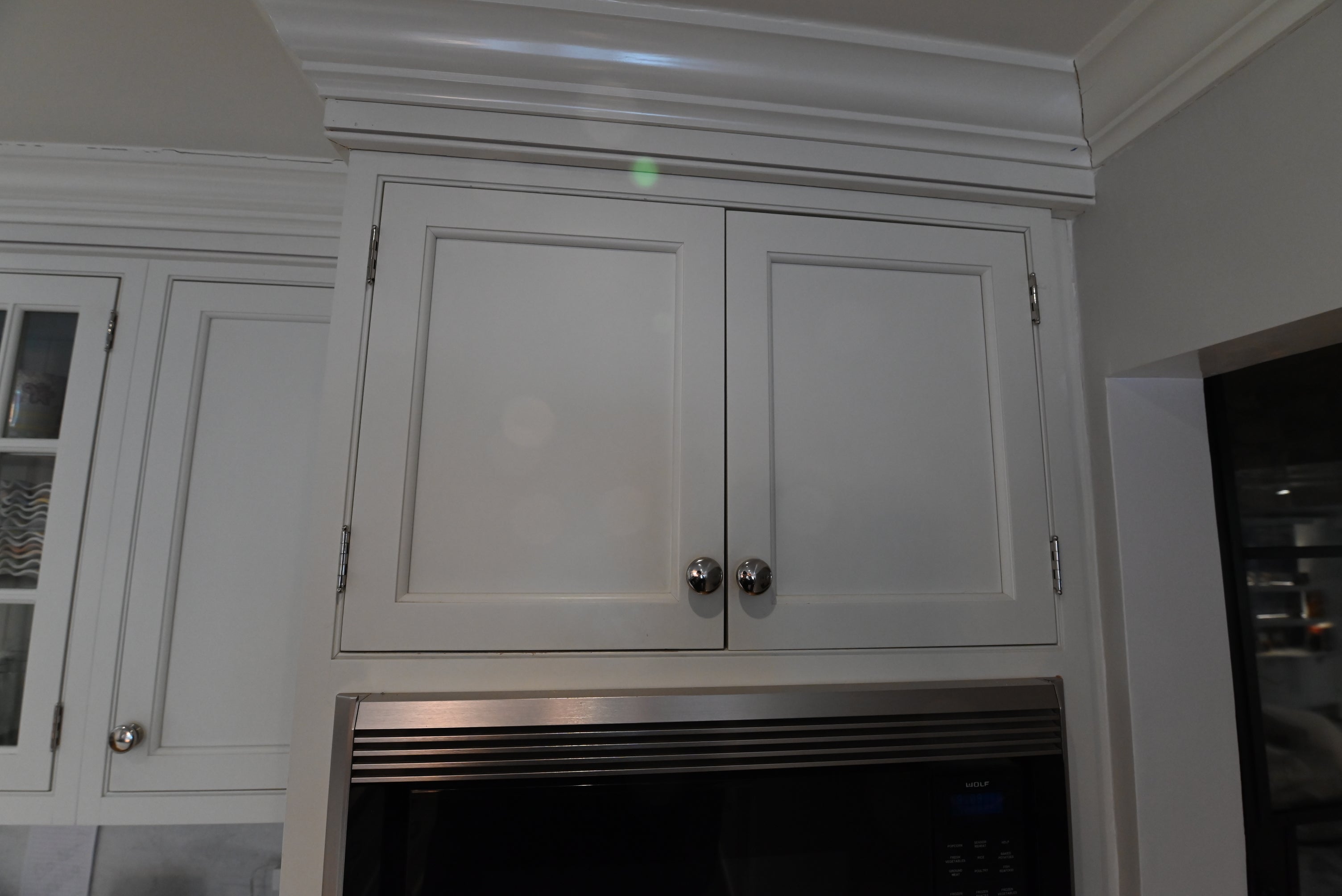 Crisp Lux White Traditional Pre-Owned Kitchen