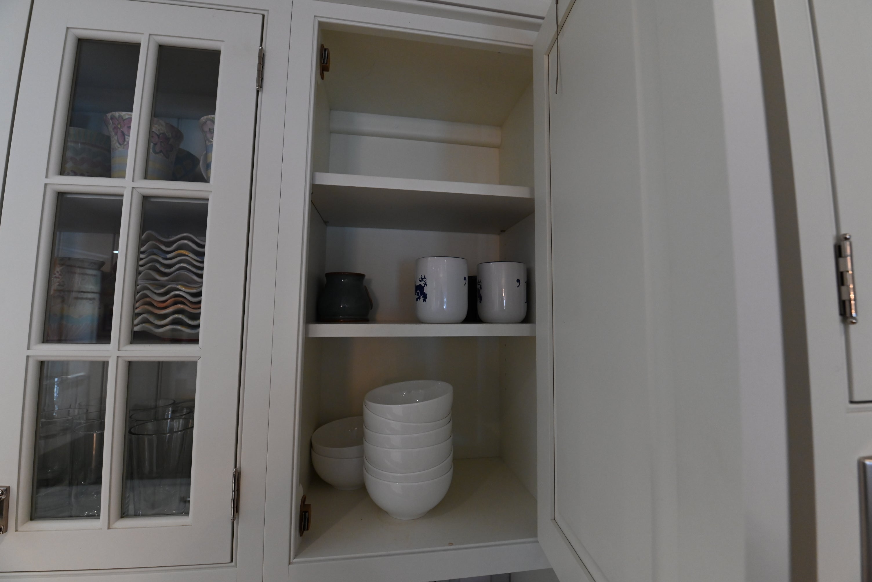 Crisp Lux White Traditional Pre-Owned Kitchen