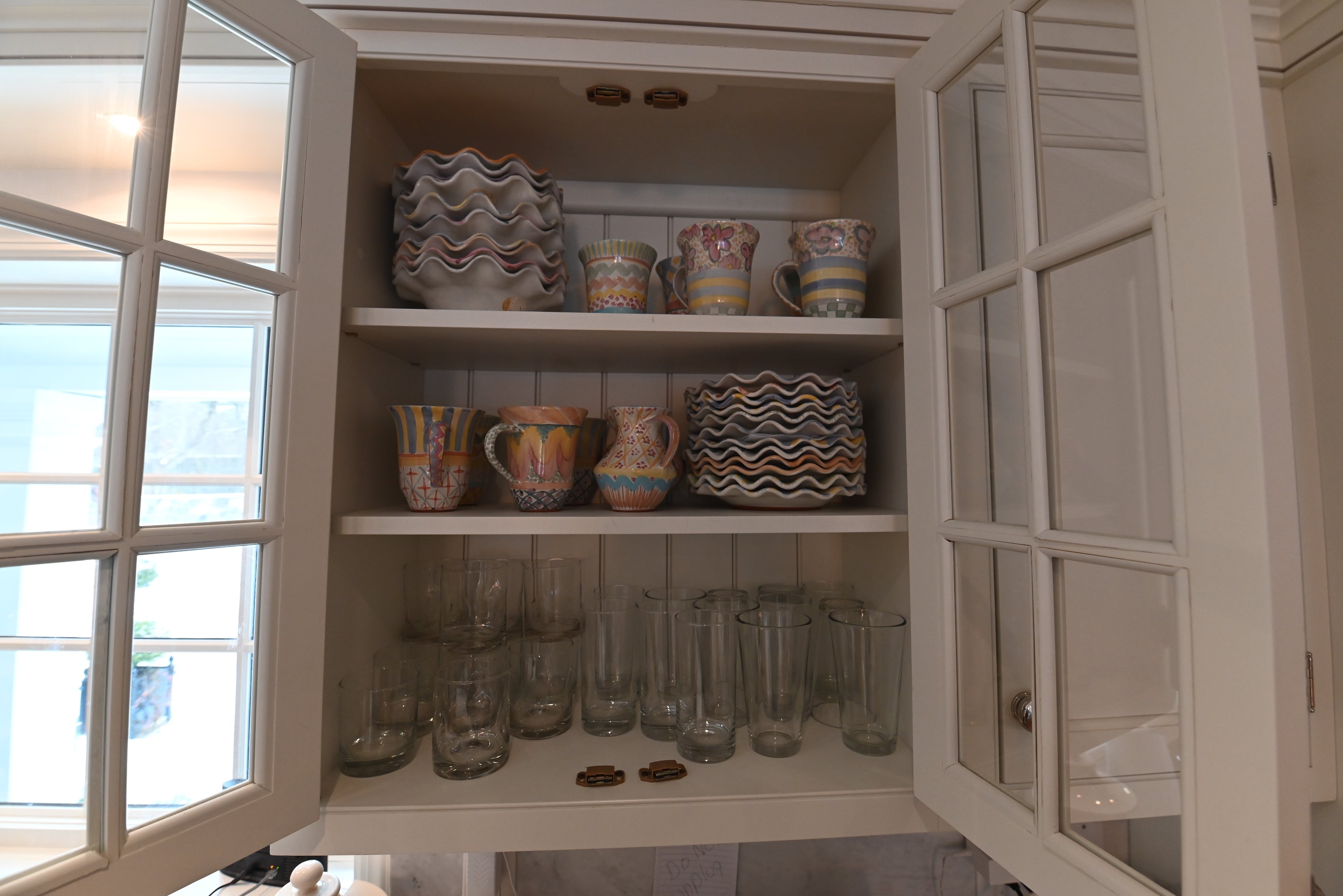 Crisp Lux White Traditional Pre-Owned Kitchen