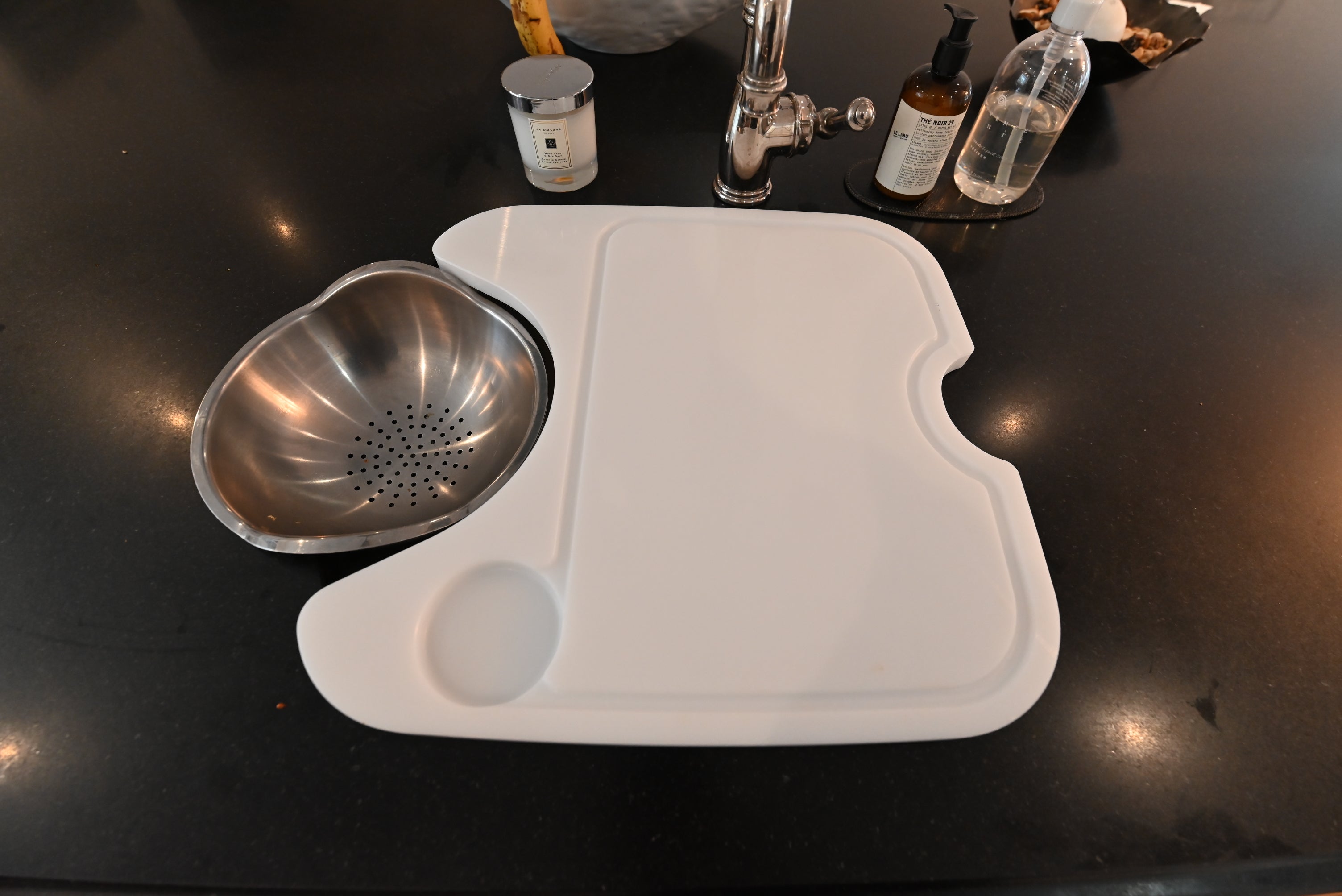 Crisp Lux White Traditional Pre-Owned Kitchen