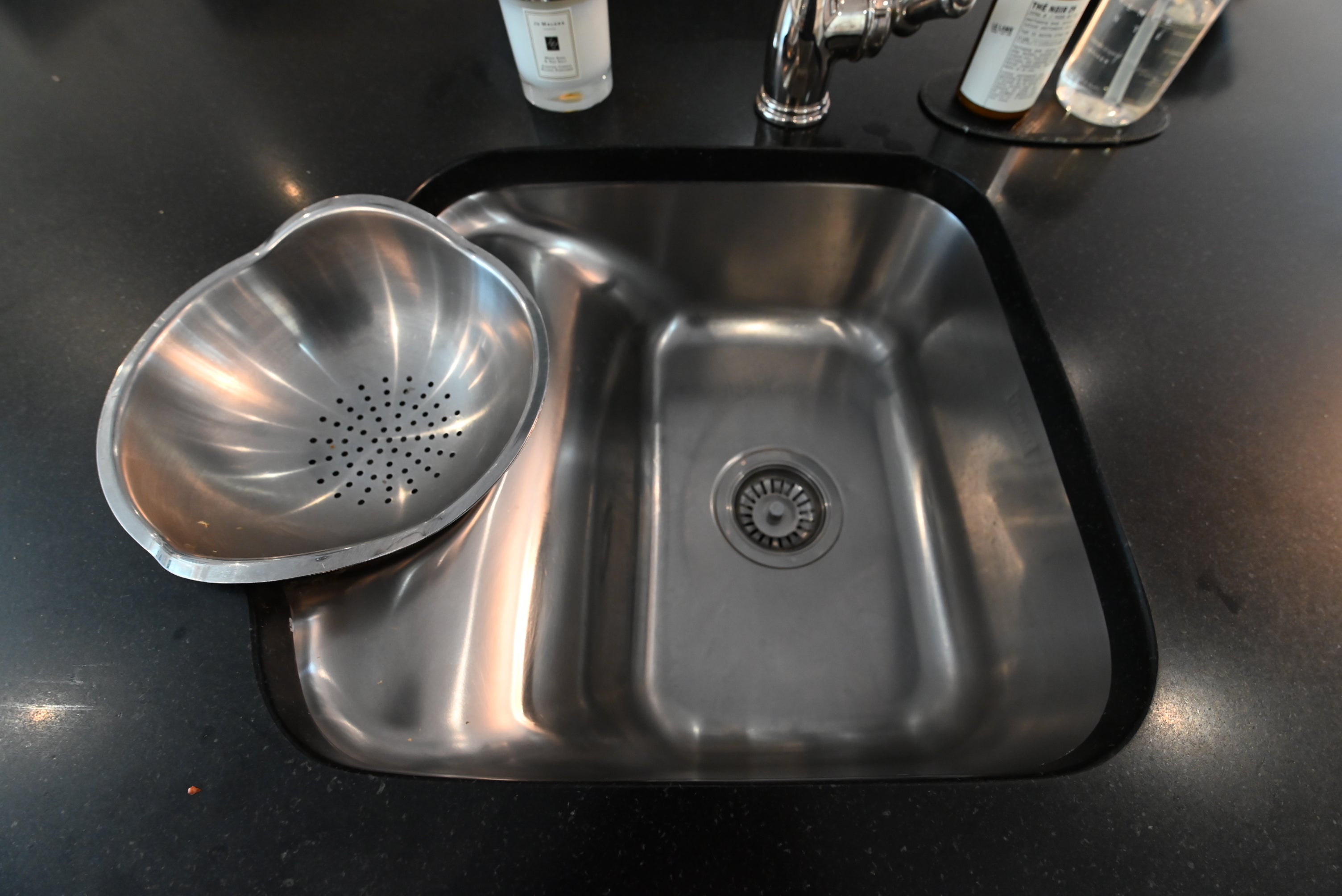 Crisp Lux White Traditional Pre-Owned Kitchen