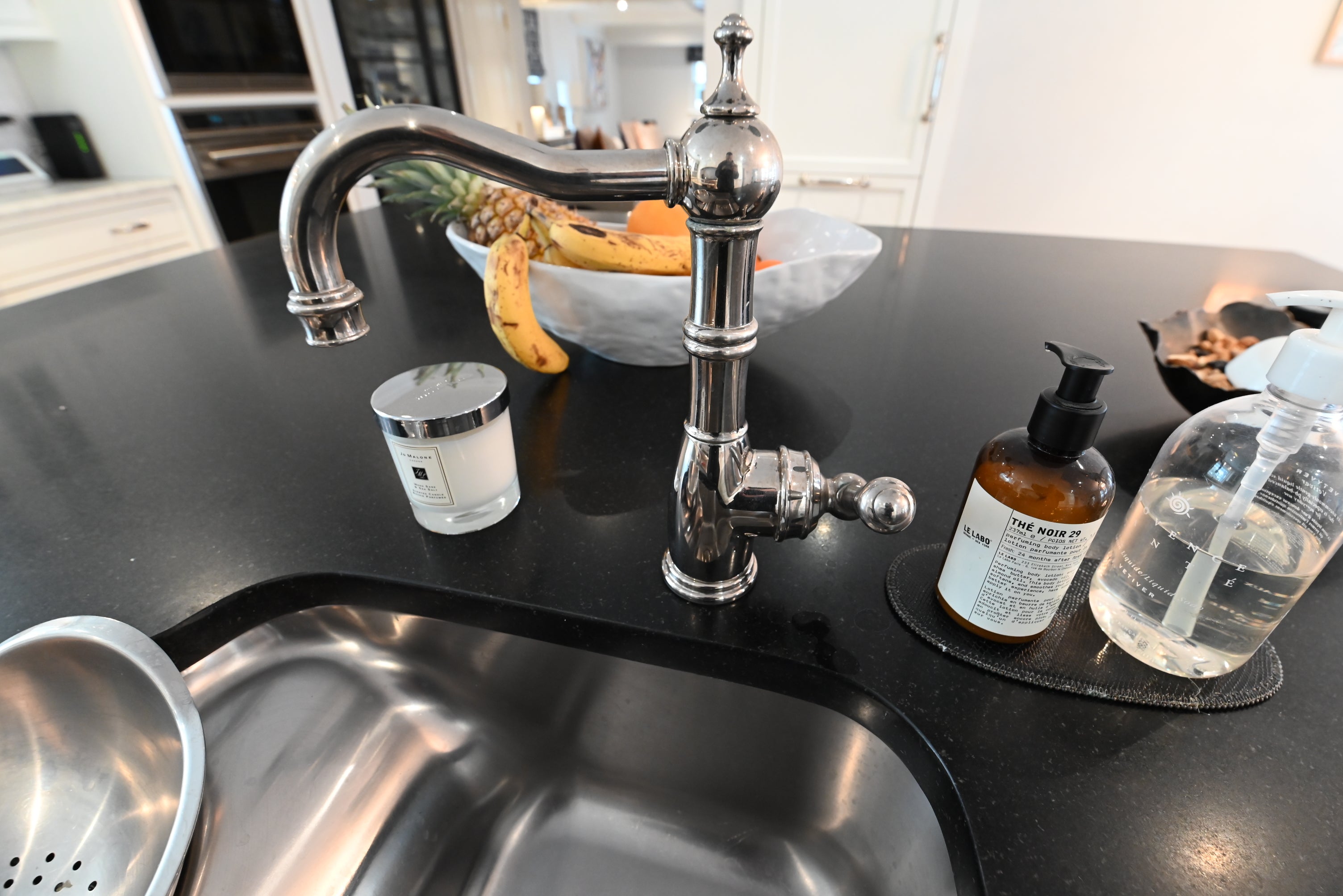 Crisp Lux White Traditional Pre-Owned Kitchen