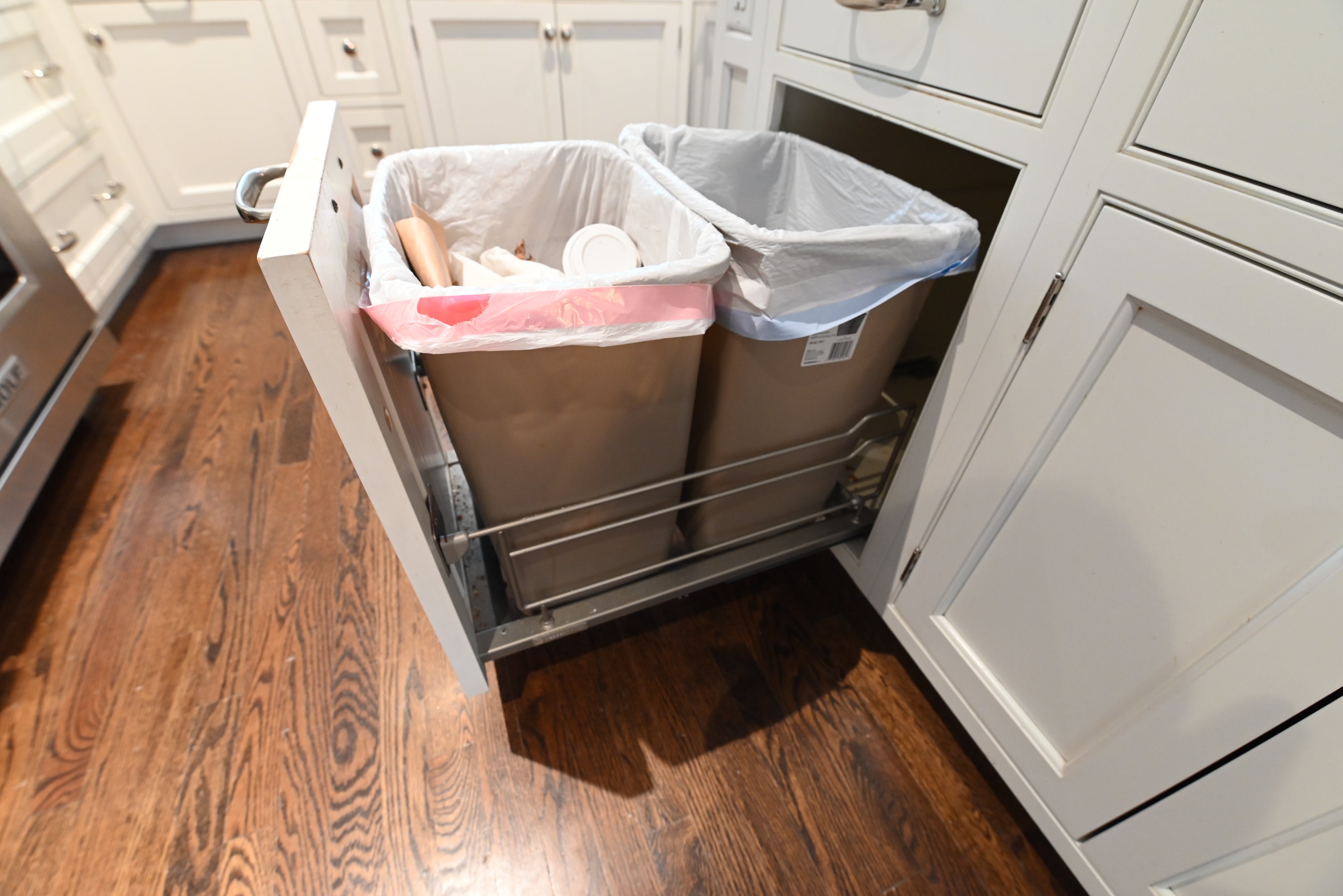 Crisp Lux White Traditional Pre-Owned Kitchen