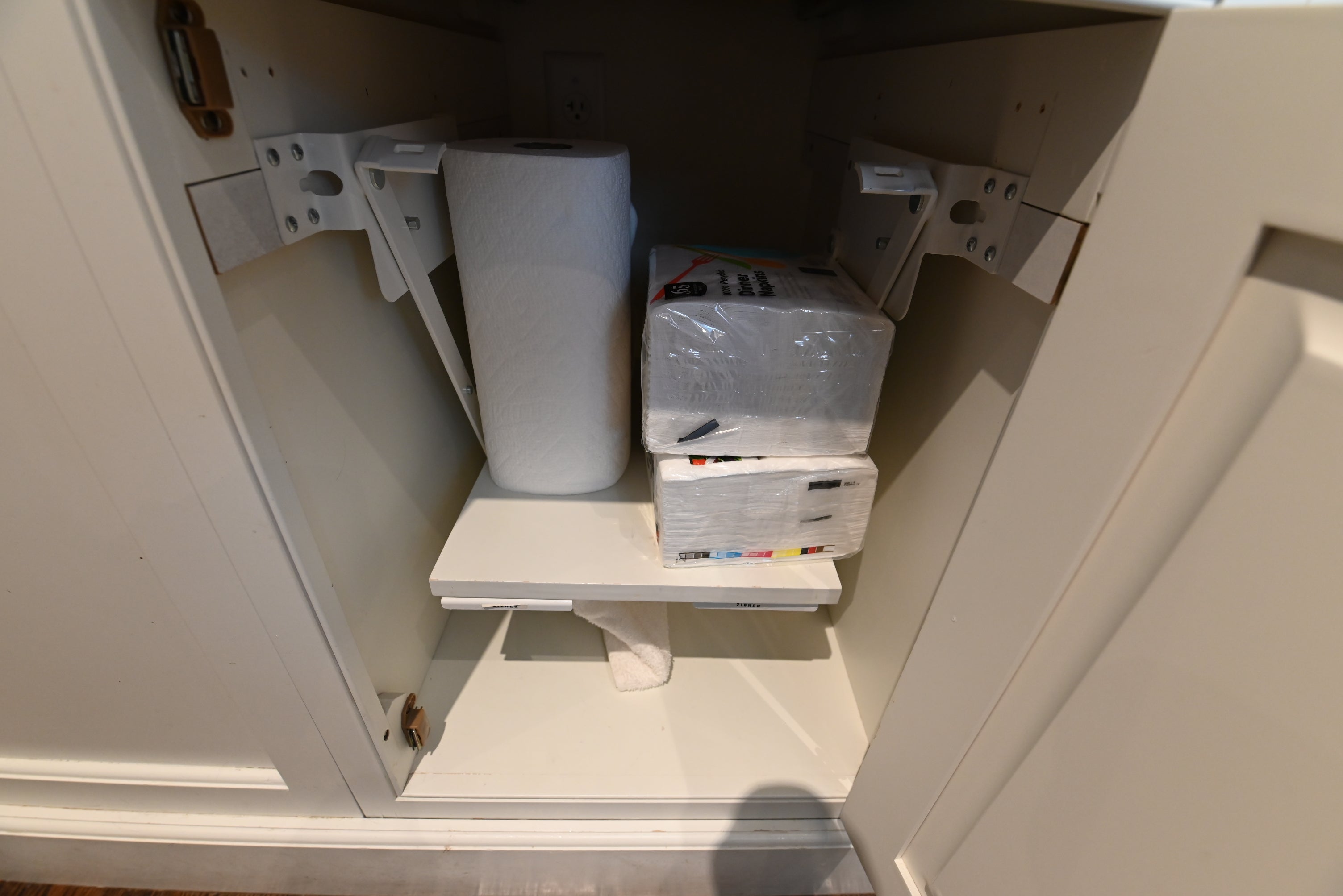 Crisp Lux White Traditional Pre-Owned Kitchen