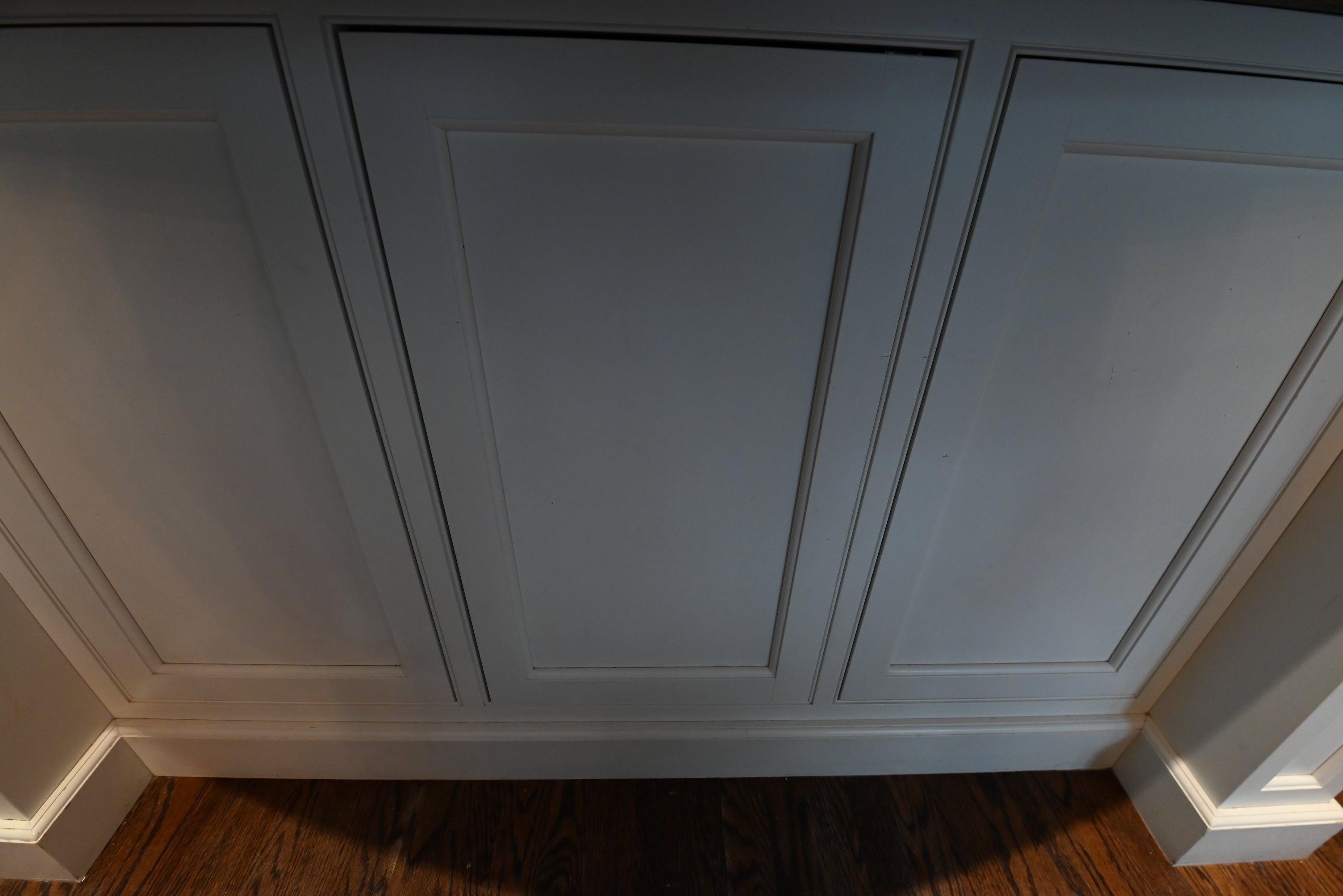 Crisp Lux White Traditional Pre-Owned Kitchen