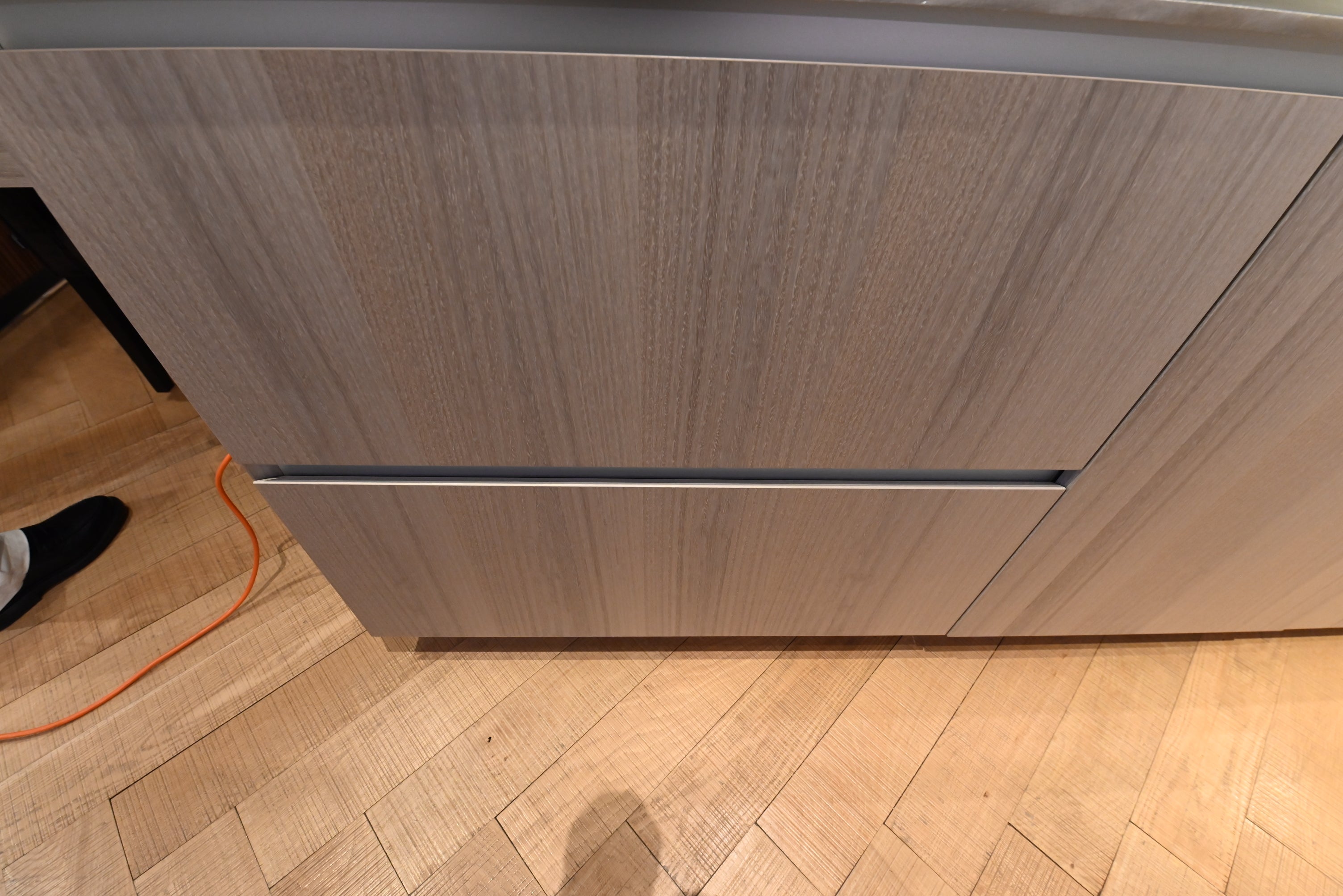 copatlife Modern Open Concept Kitchen with Island & Miele Appliances