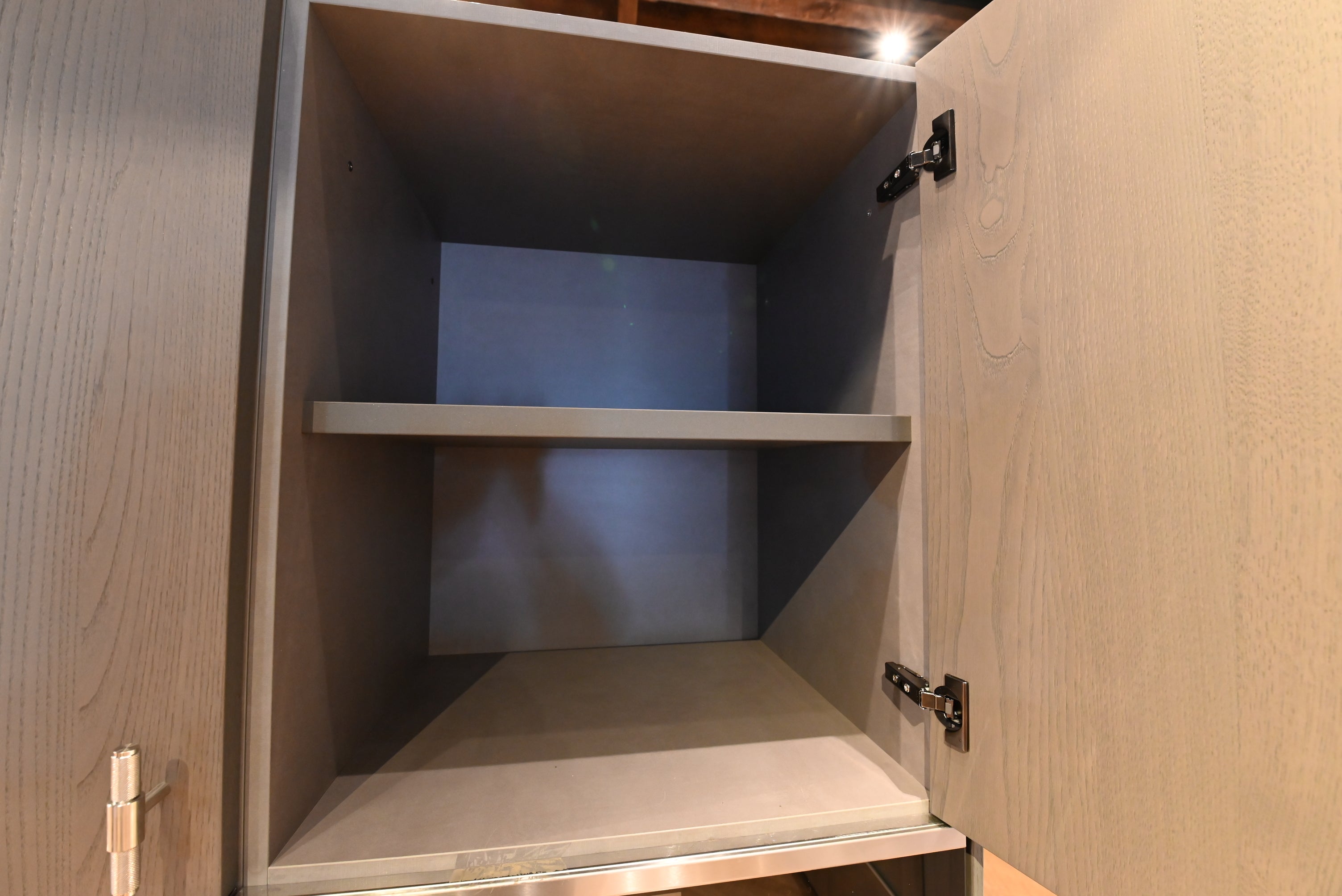 copatlife Modern Open Concept Kitchen with Island & Miele Appliances