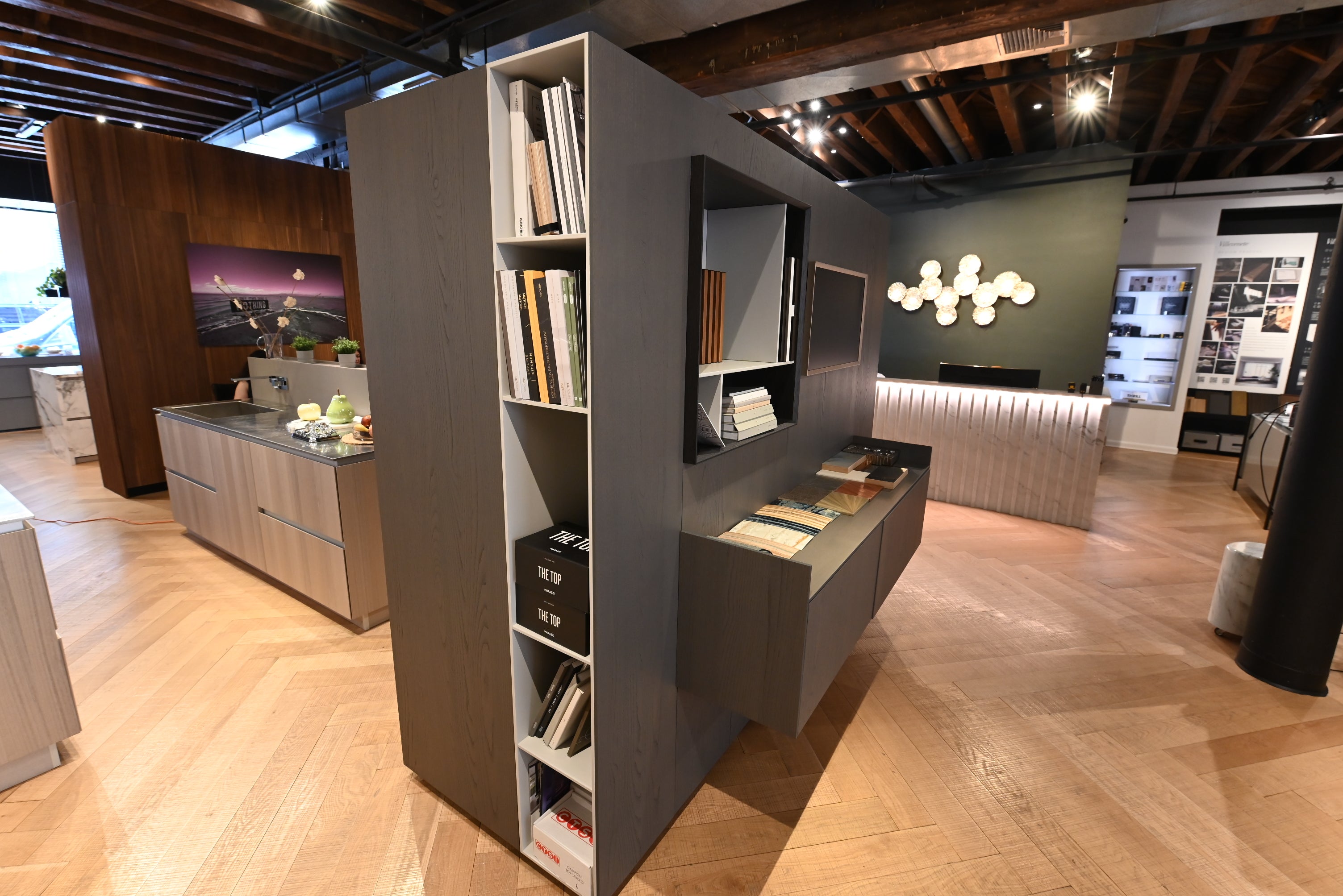 copatlife Modern Open Concept Kitchen with Island & Miele Appliances