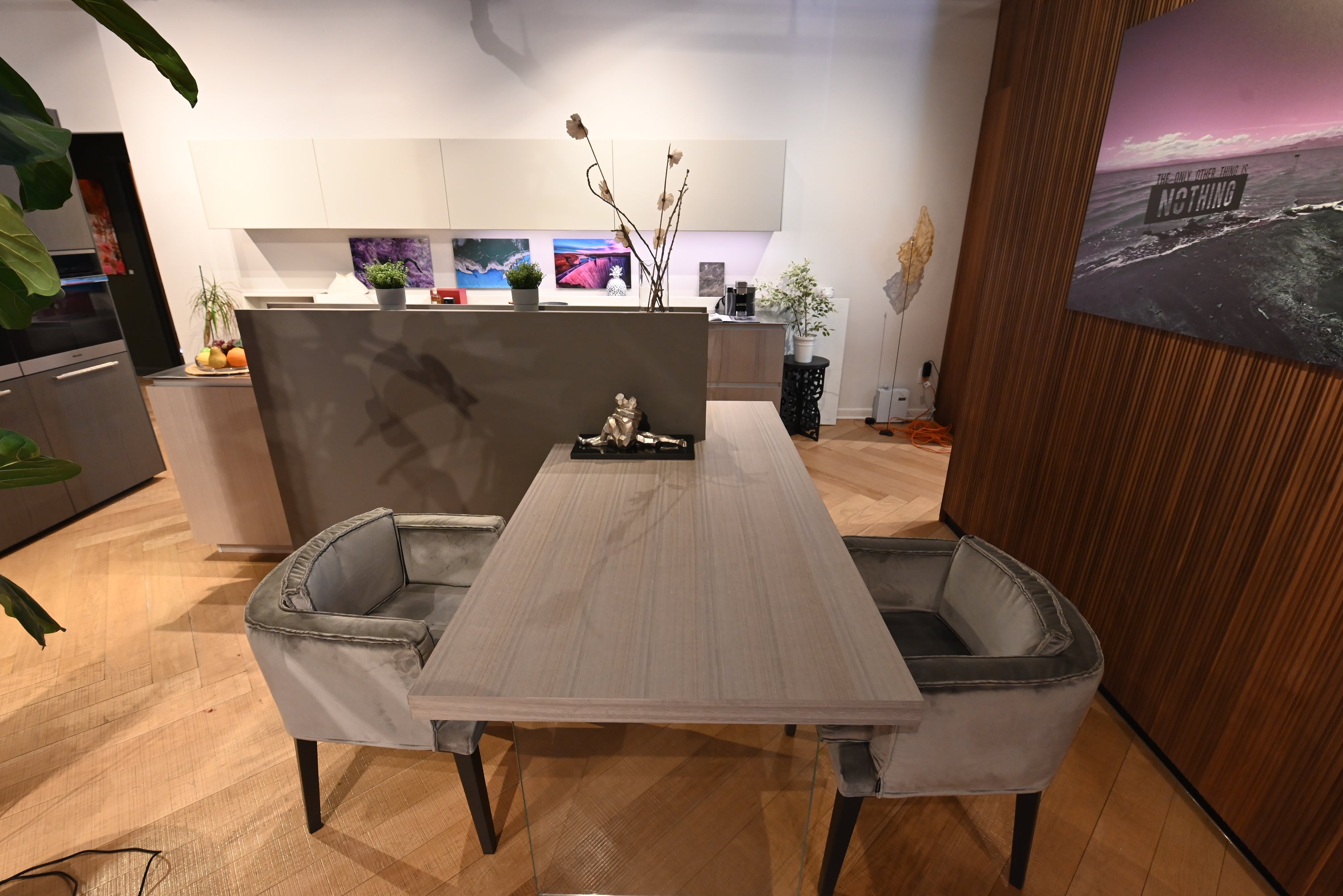 copatlife Modern Open Concept Kitchen with Island & Miele Appliances