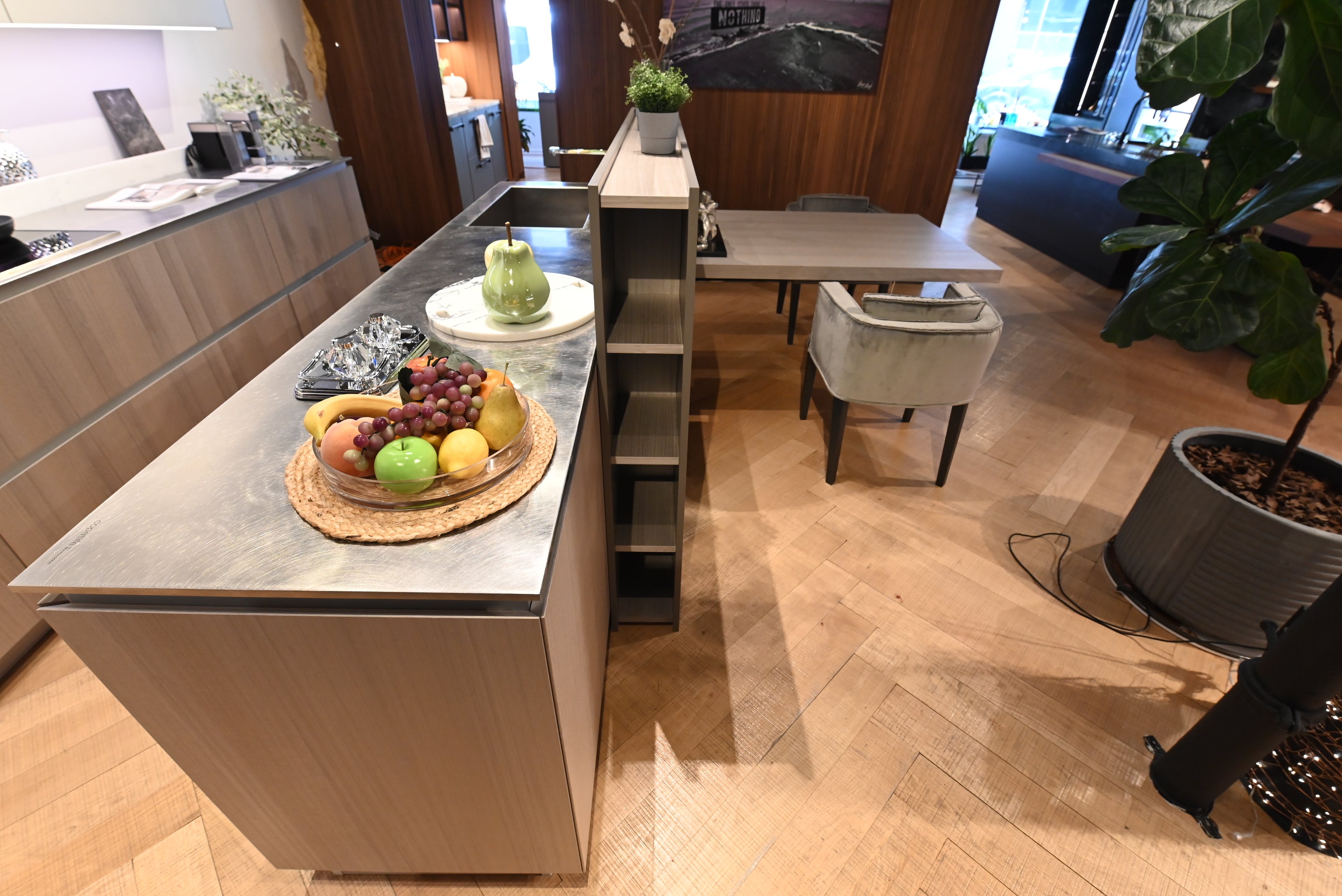 copatlife Modern Open Concept Kitchen with Island & Miele Appliances