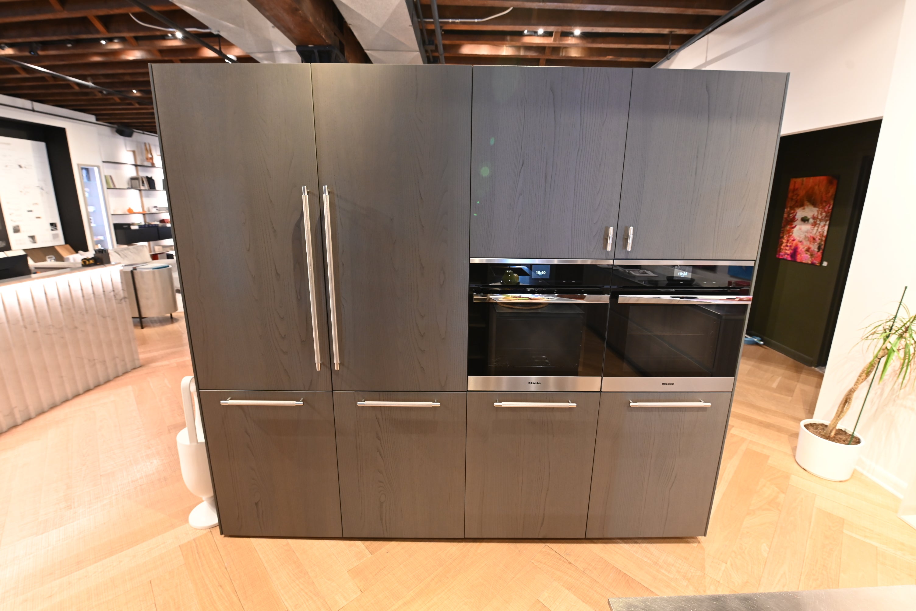 copatlife Modern Open Concept Kitchen with Island & Miele Appliances
