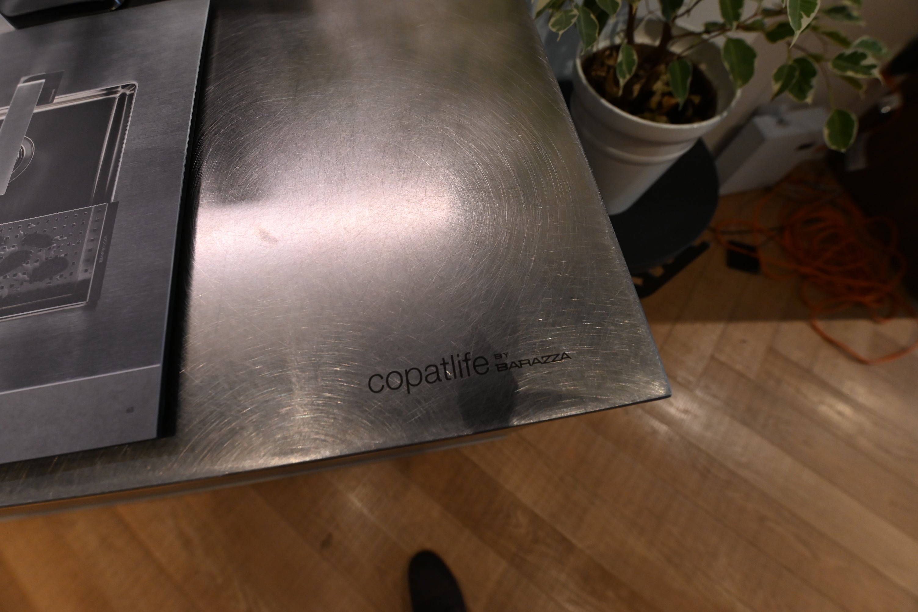 copatlife Modern Open Concept Kitchen with Island & Miele Appliances