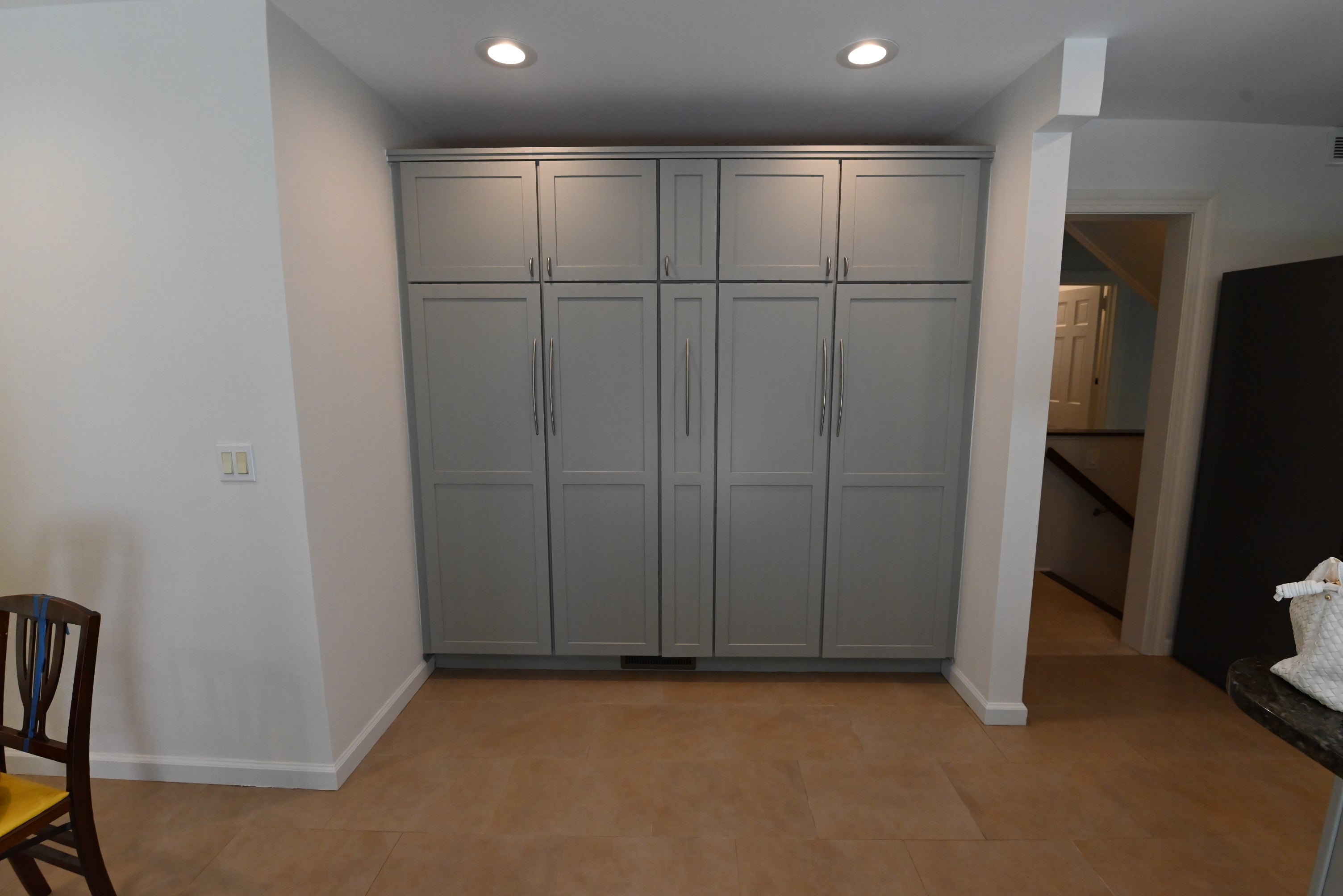 Thomasville Blue-Gray Transitional Kitchen with Appliances