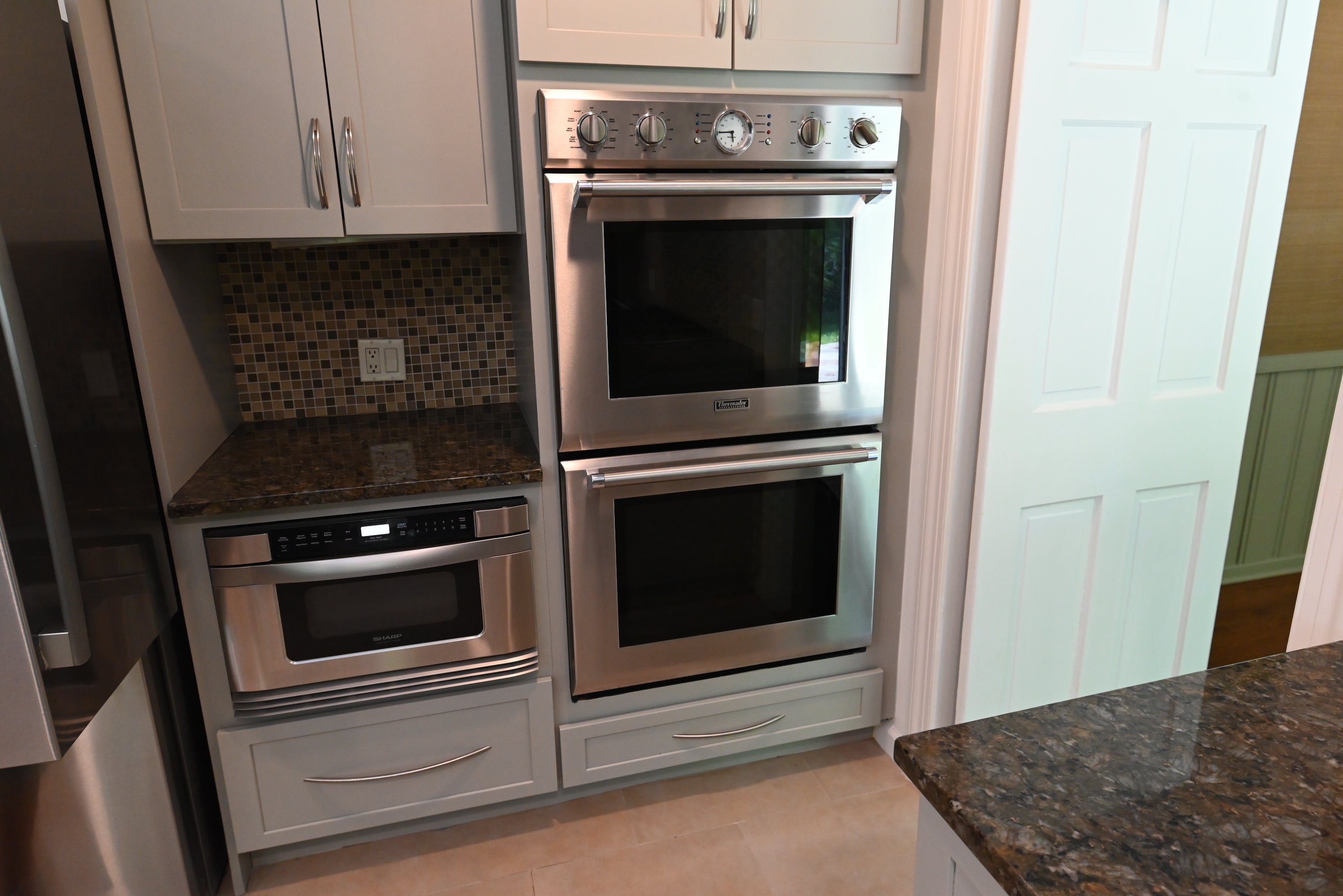 Thomasville Blue-Gray Transitional Kitchen with Appliances