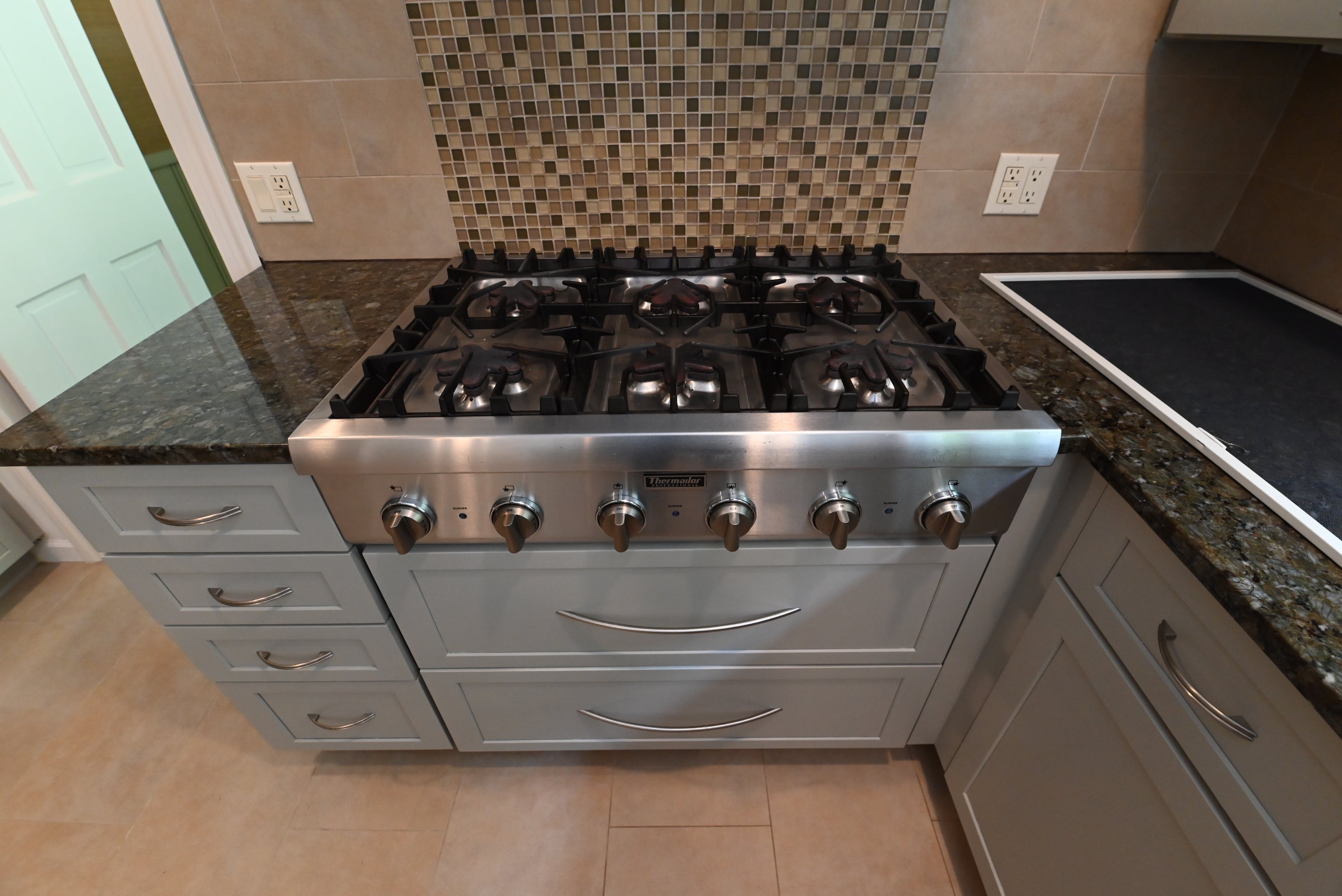Thomasville Blue-Gray Transitional Kitchen with Appliances