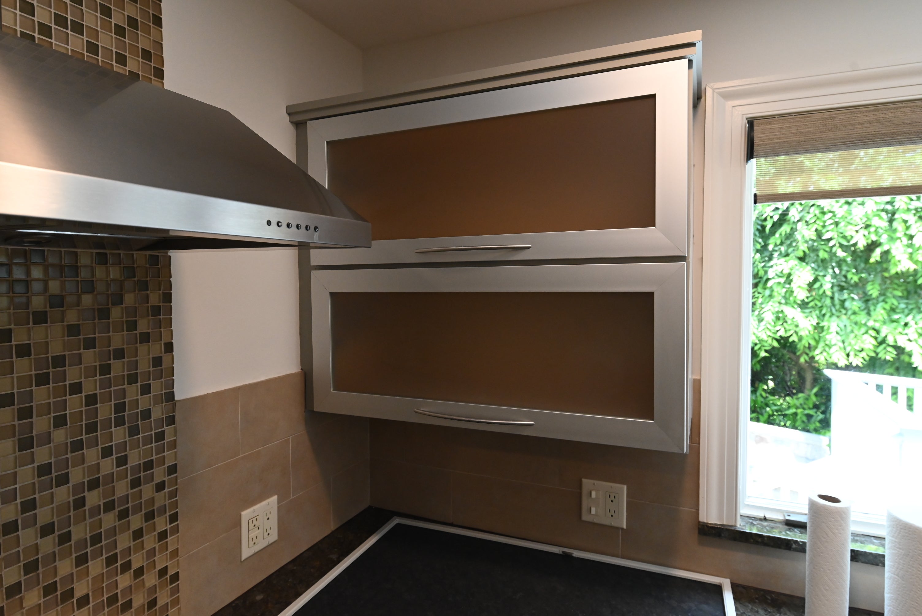 Thomasville Blue-Gray Transitional Kitchen with Appliances