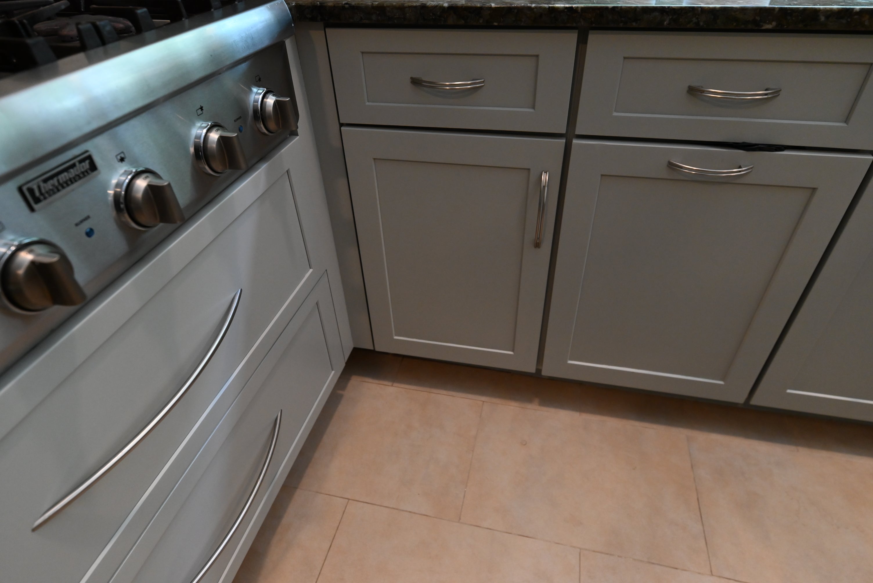 Thomasville Blue-Gray Transitional Kitchen with Appliances
