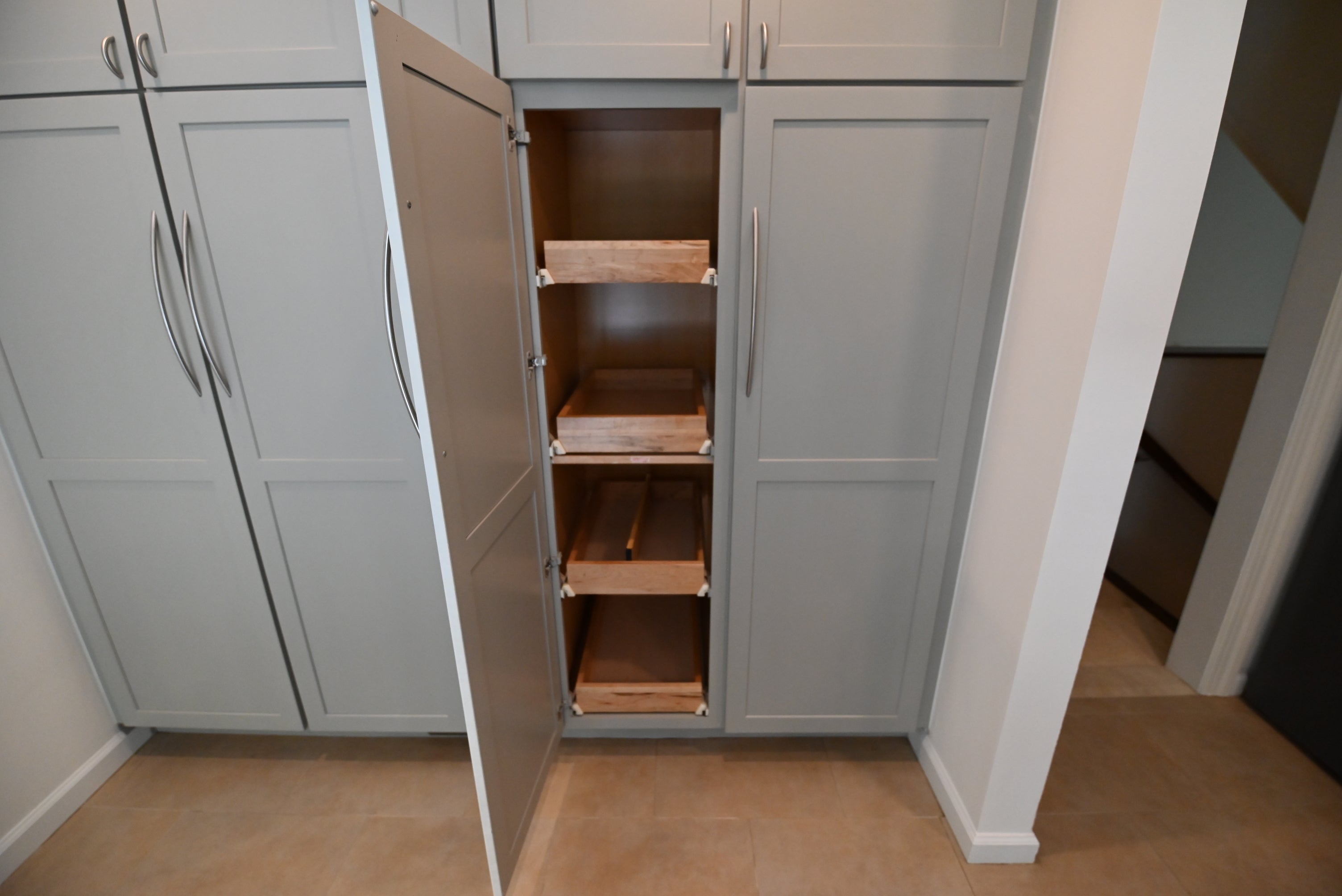 Thomasville Blue-Gray Transitional Kitchen with Appliances