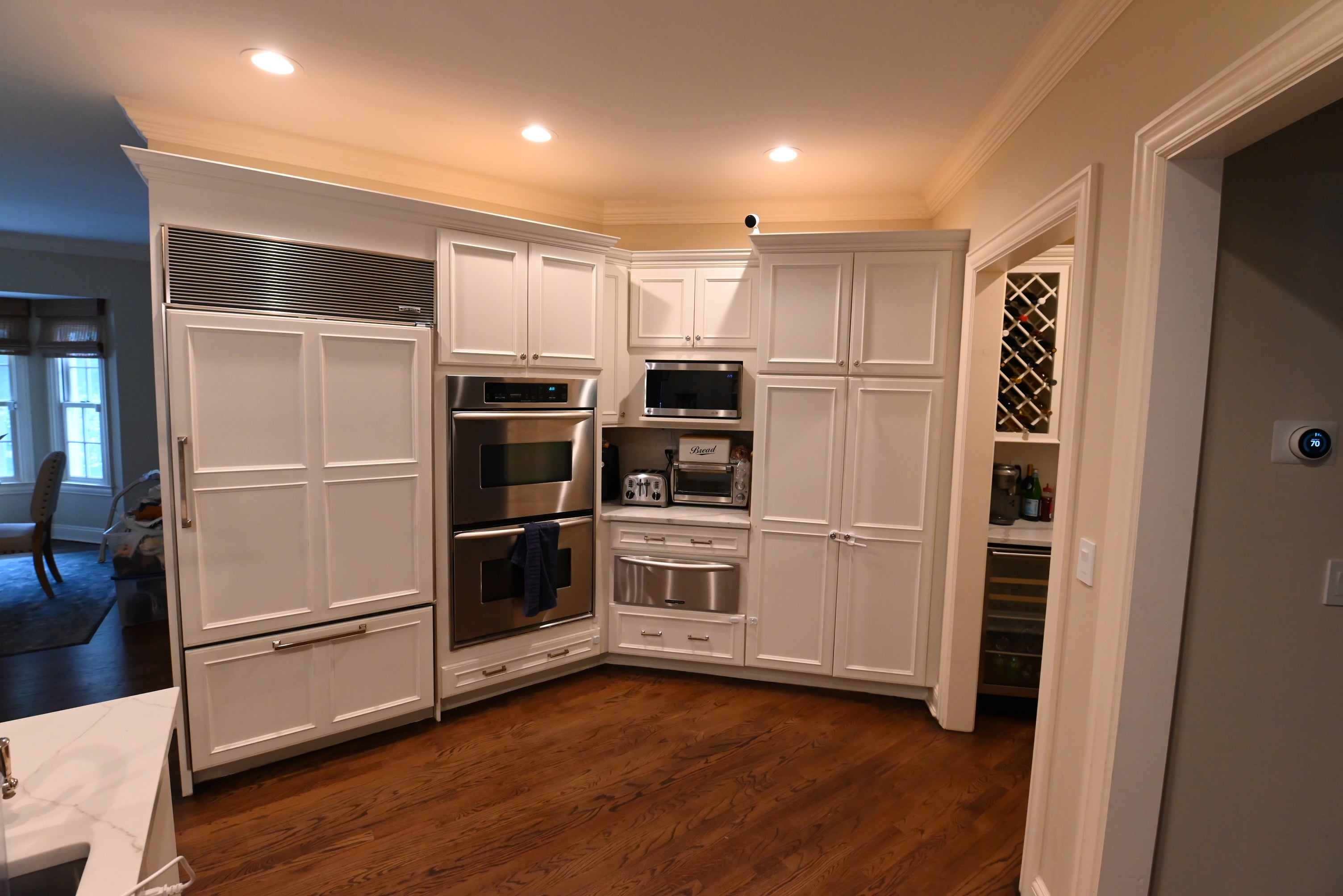 Decora Transitional Snow White Kitchen with Island & Appliances