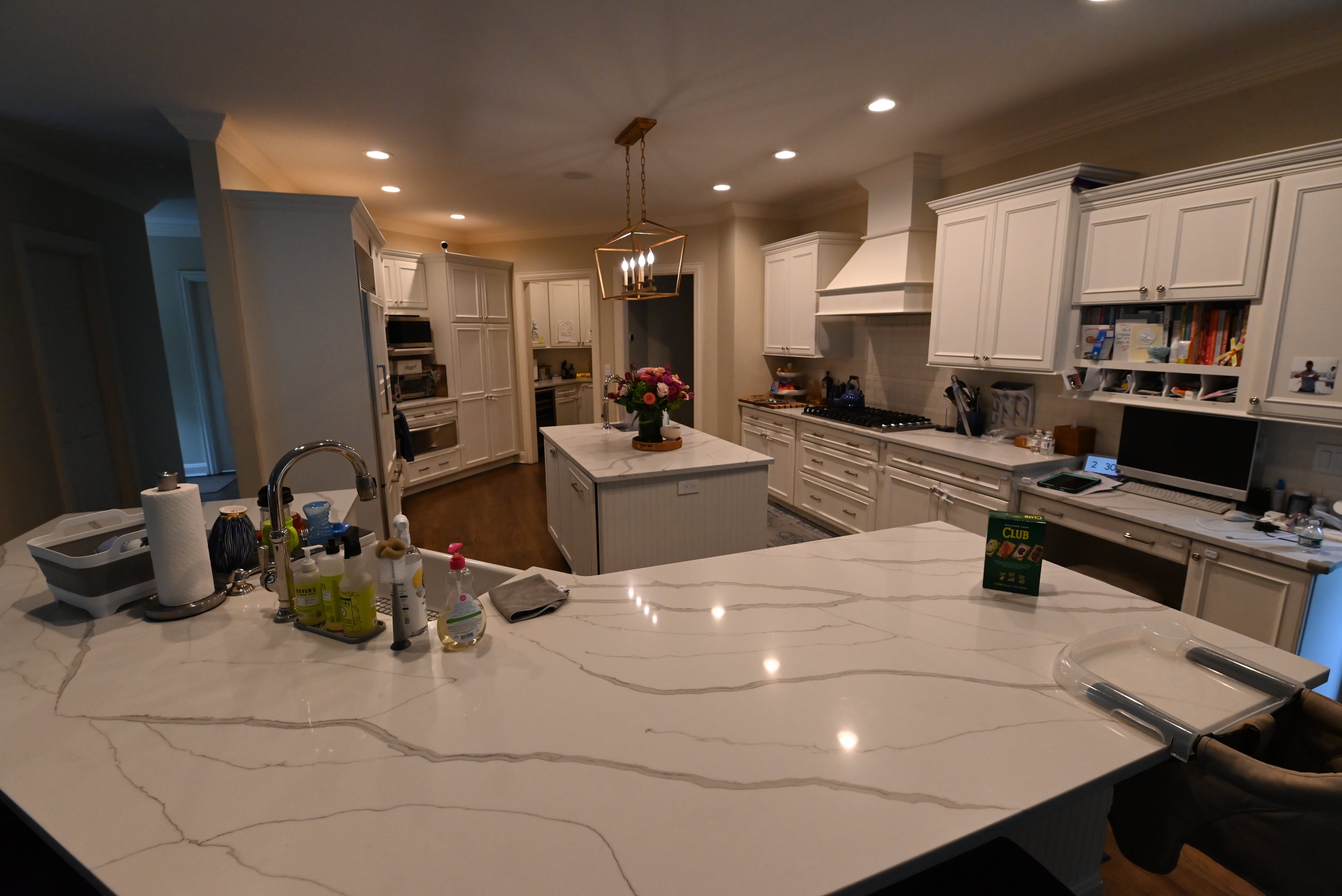 Decora Transitional Snow White Kitchen with Island & Appliances