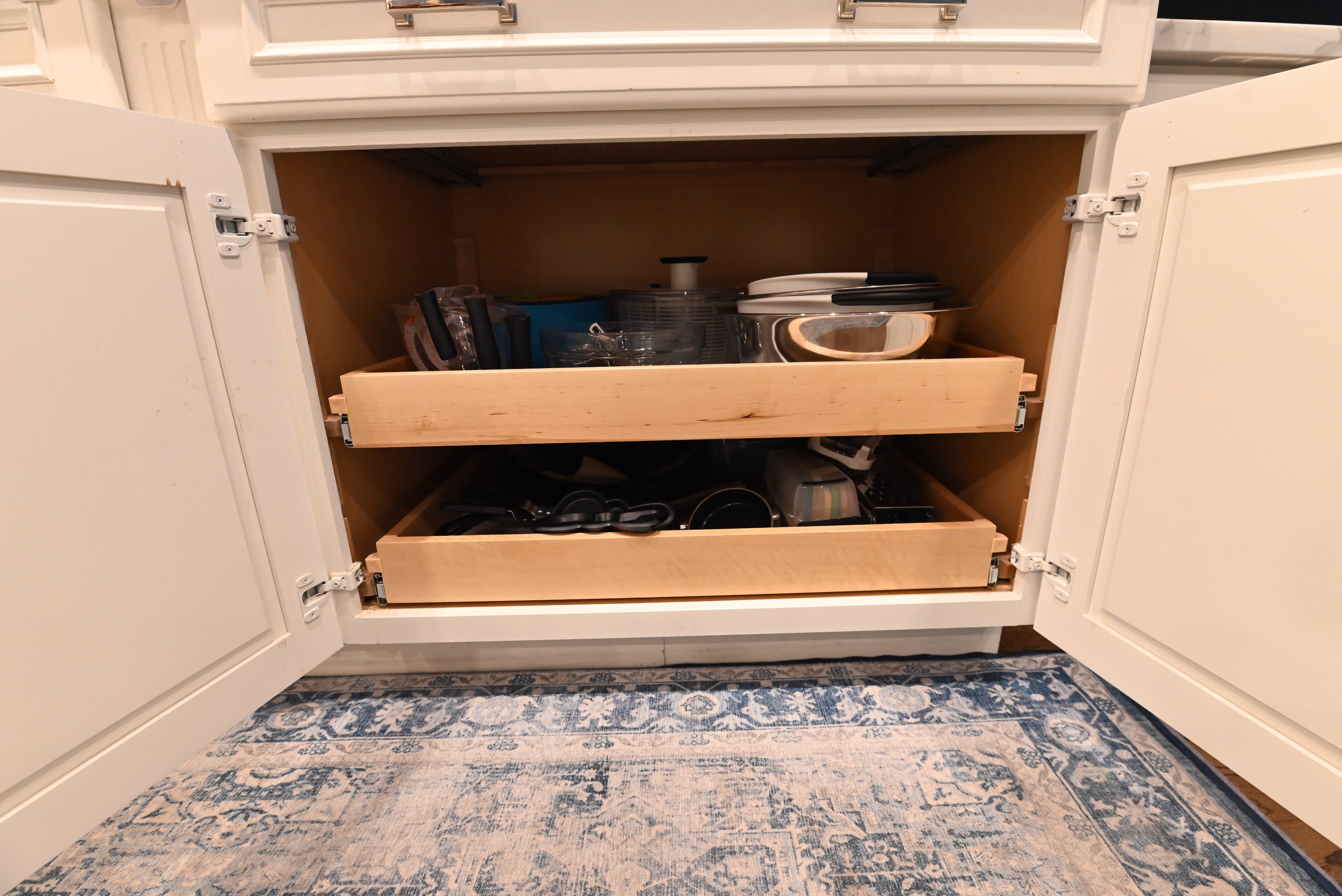 Decora Transitional Snow White Kitchen with Island & Appliances