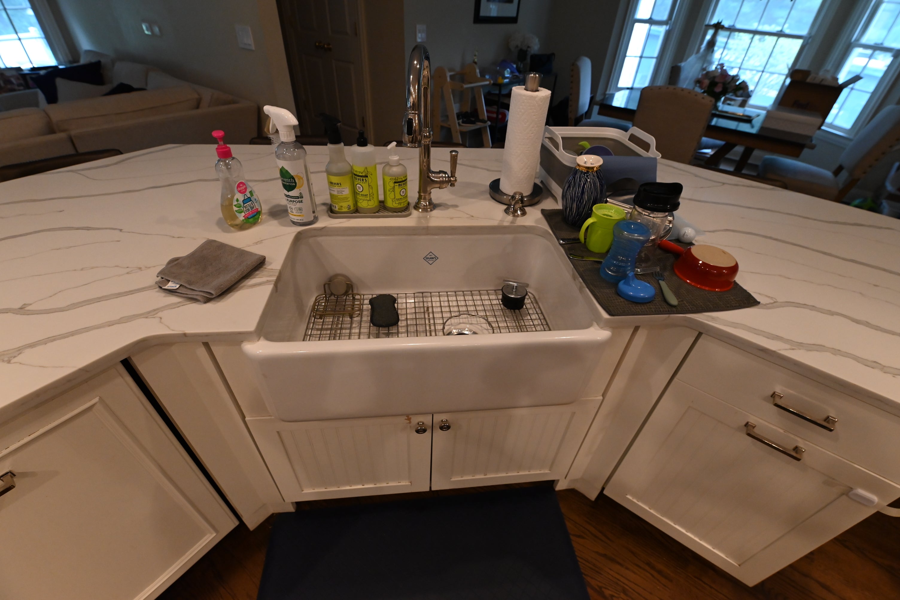 Decora Transitional Snow White Kitchen with Island & Appliances