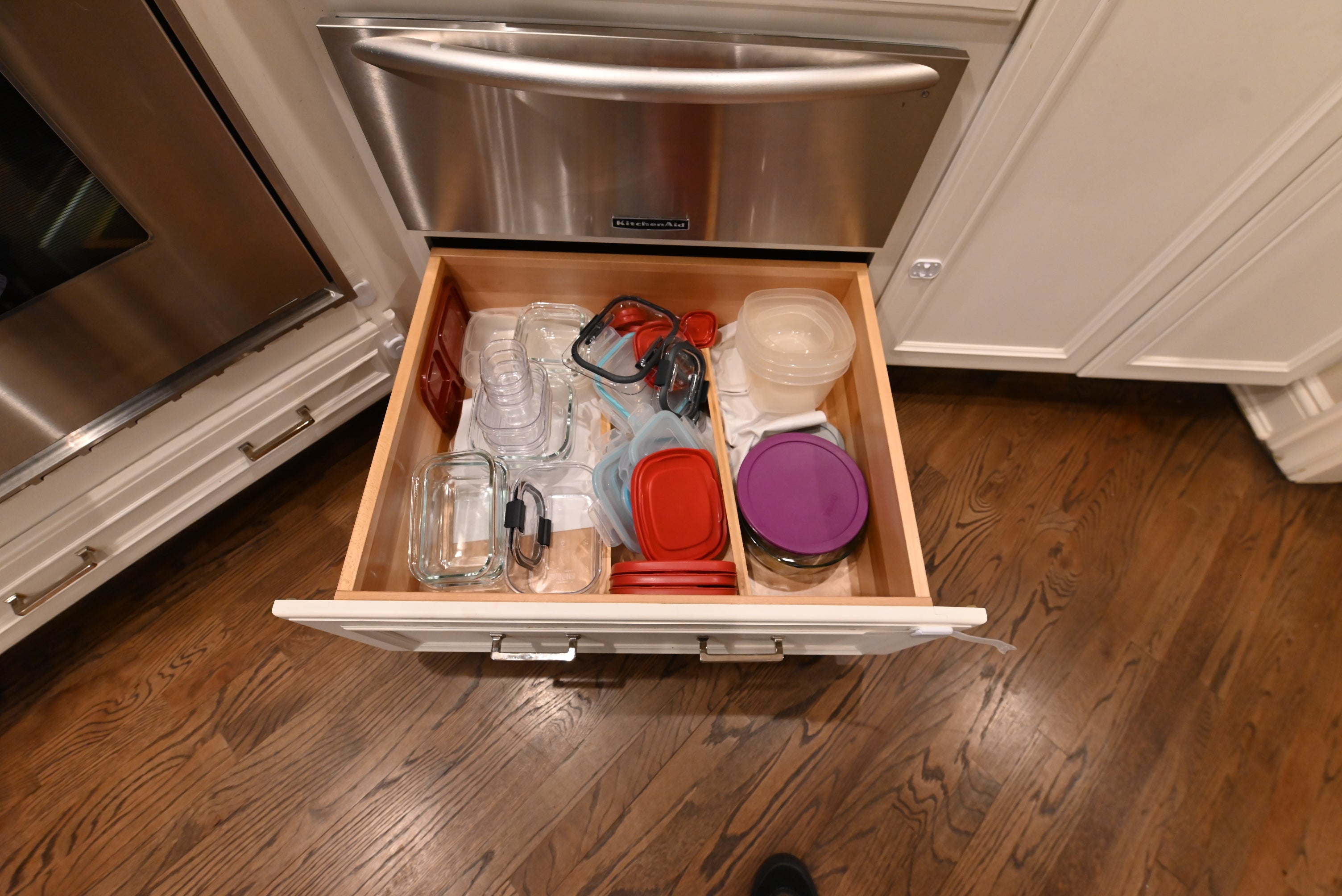 Decora Transitional Snow White Kitchen with Island & Appliances