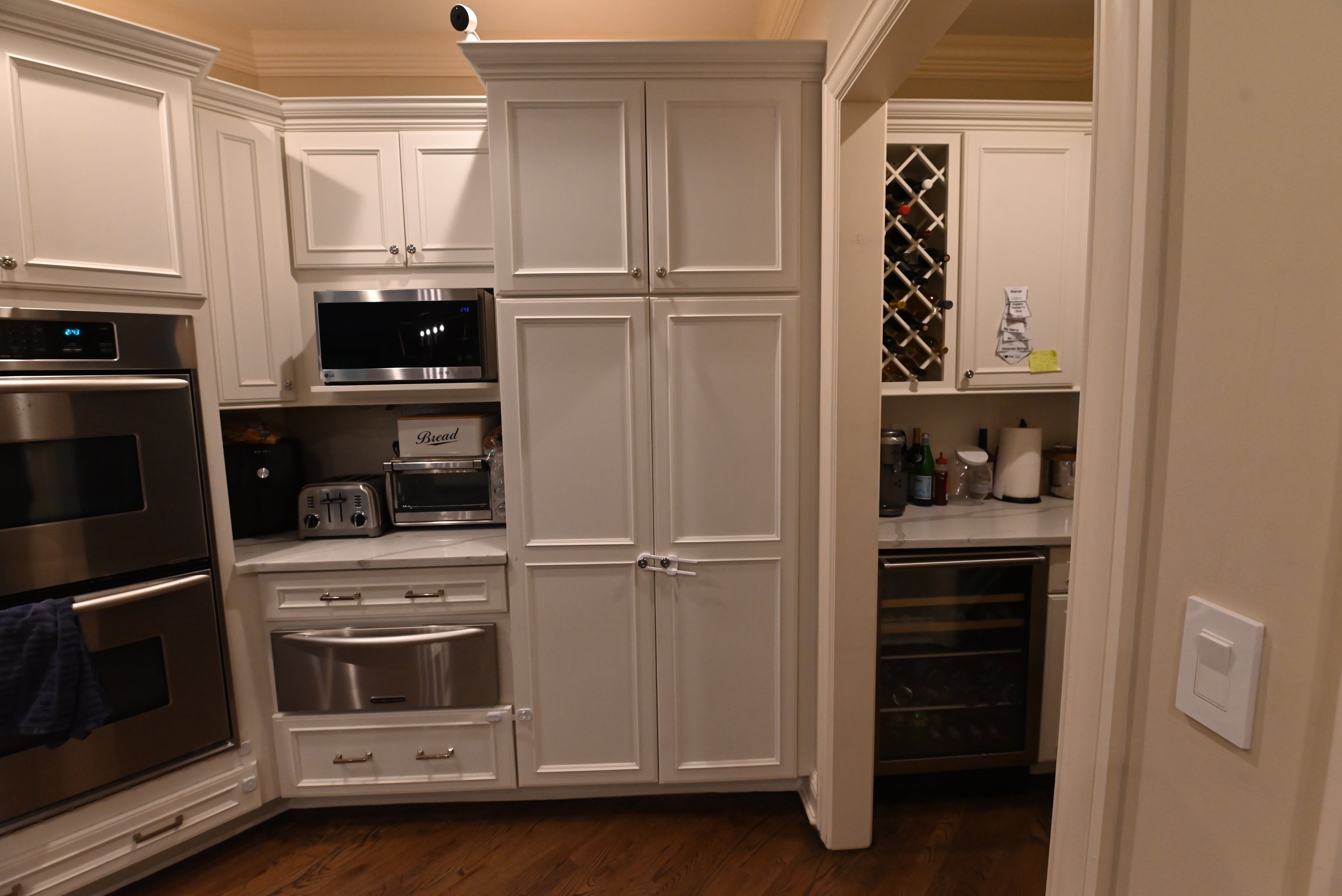 Decora Transitional Snow White Kitchen with Island & Appliances