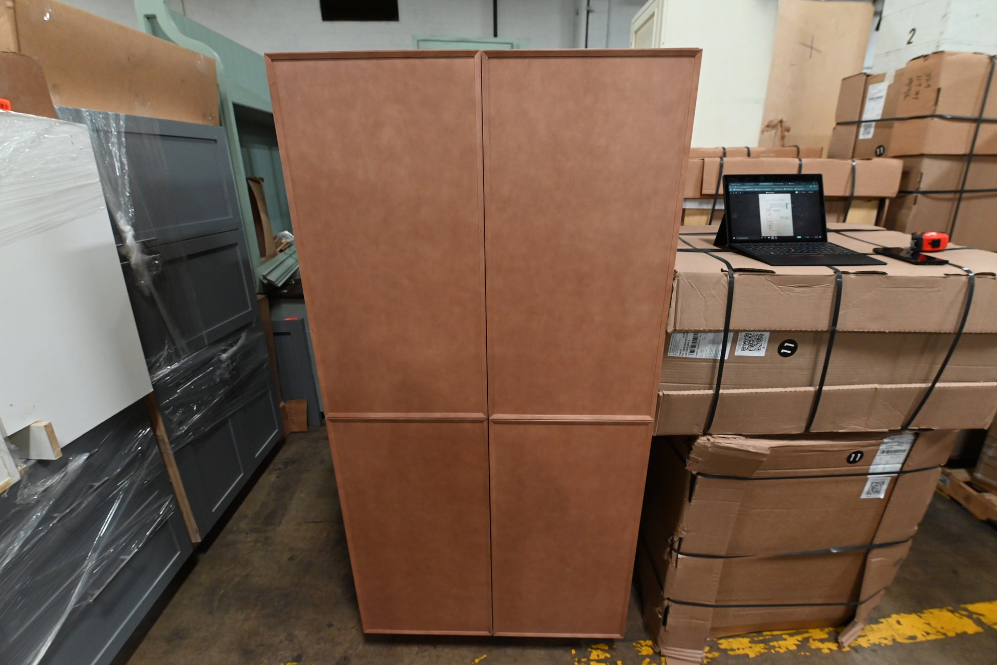 Showplace Modern Maple Wood with Nutmeg Stain Partial Kitchen Cabinets 