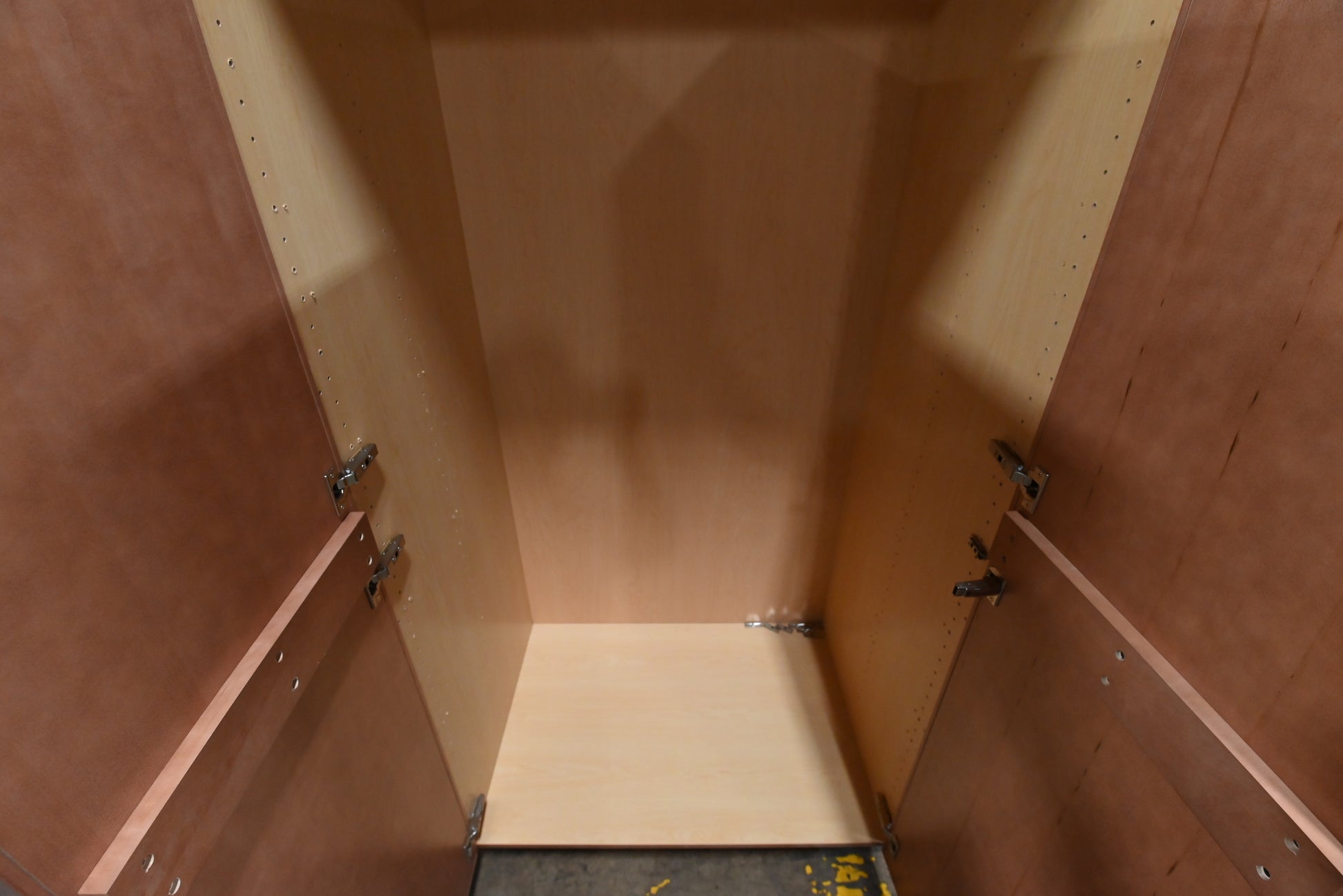 Showplace Modern Maple Wood with Nutmeg Stain Partial Kitchen Cabinets 