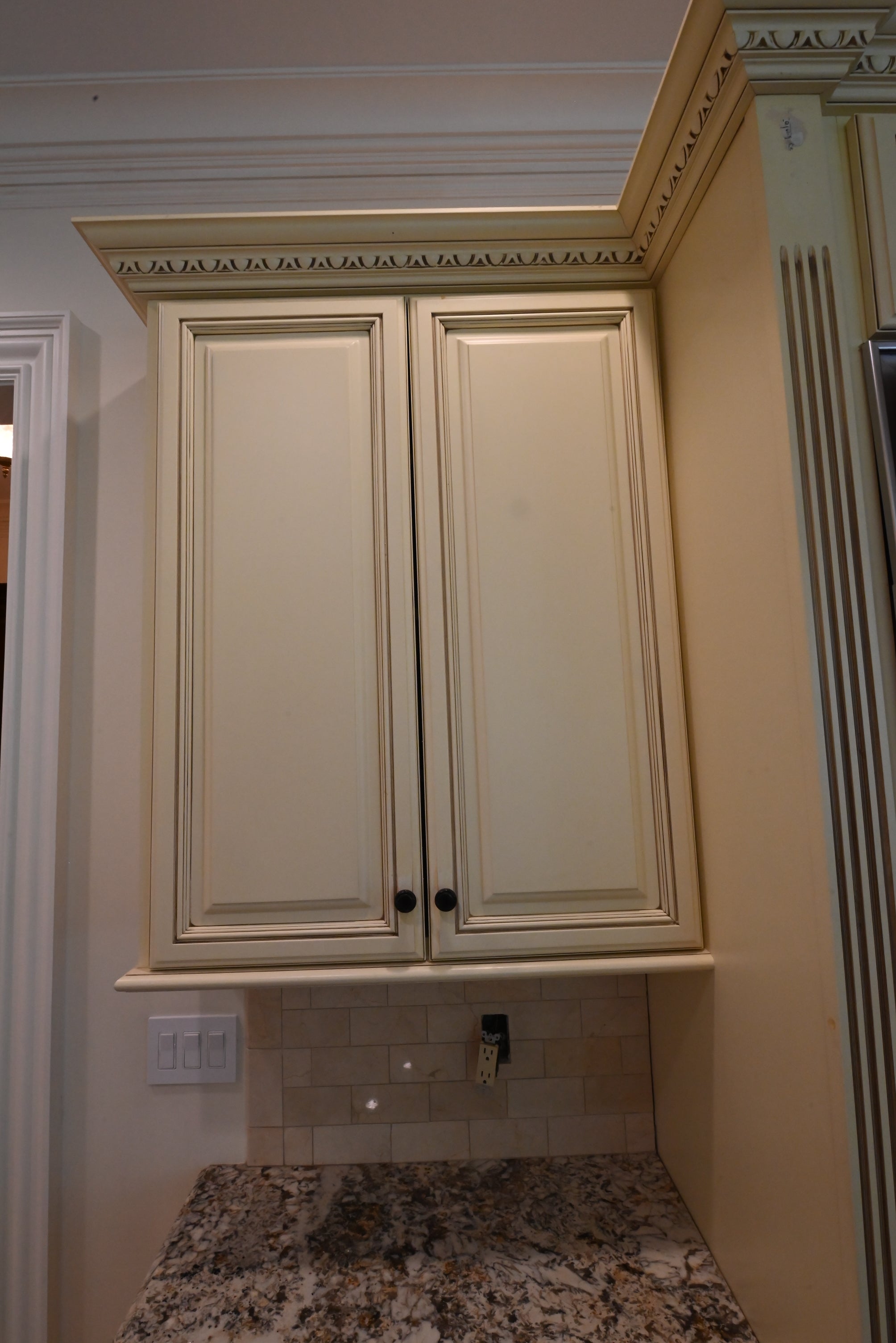 “The Ashbourne” Traditional Muted Cream Kitchen with Island & Desk Area