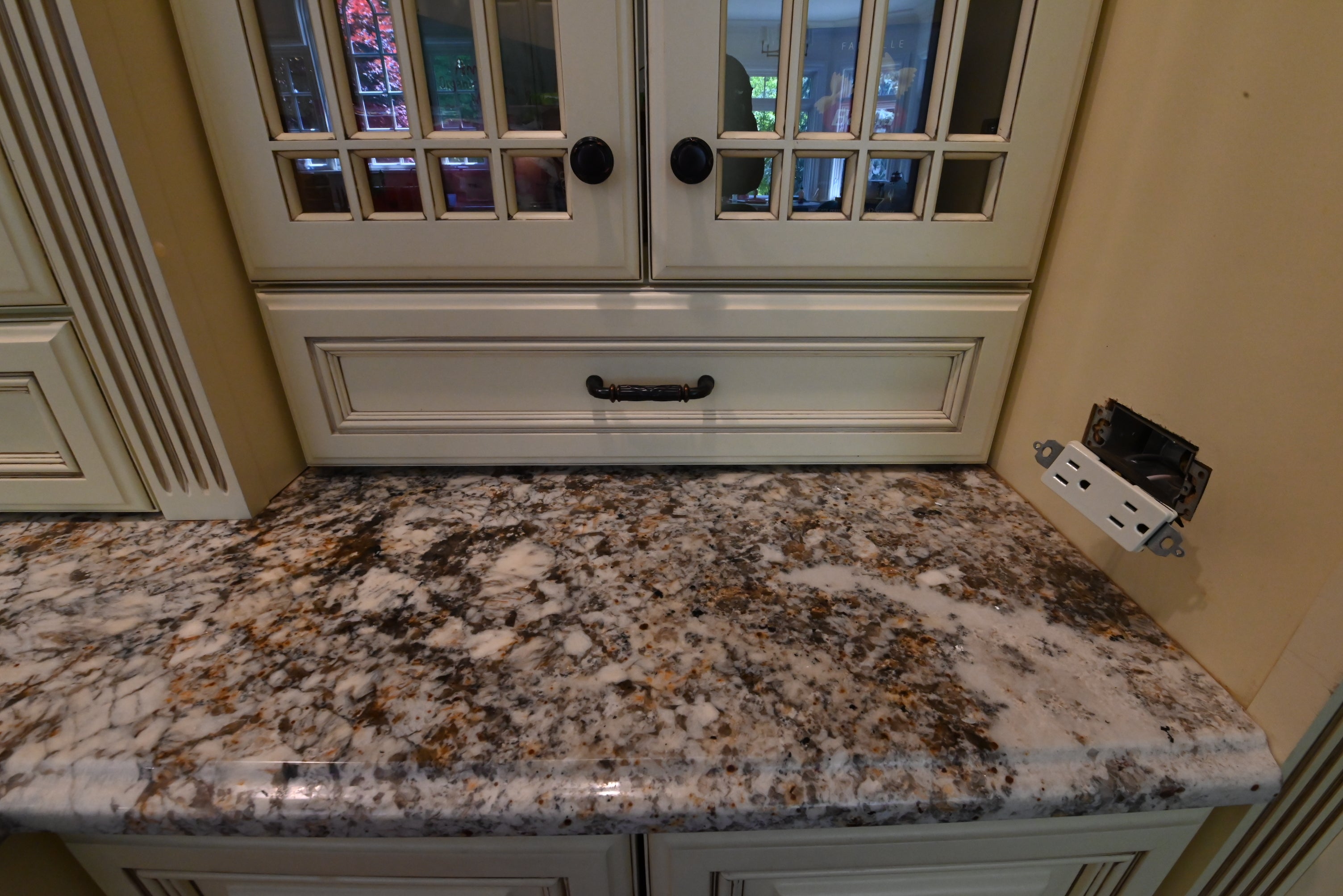 “The Ashbourne” Traditional Muted Cream Kitchen with Island & Desk Area