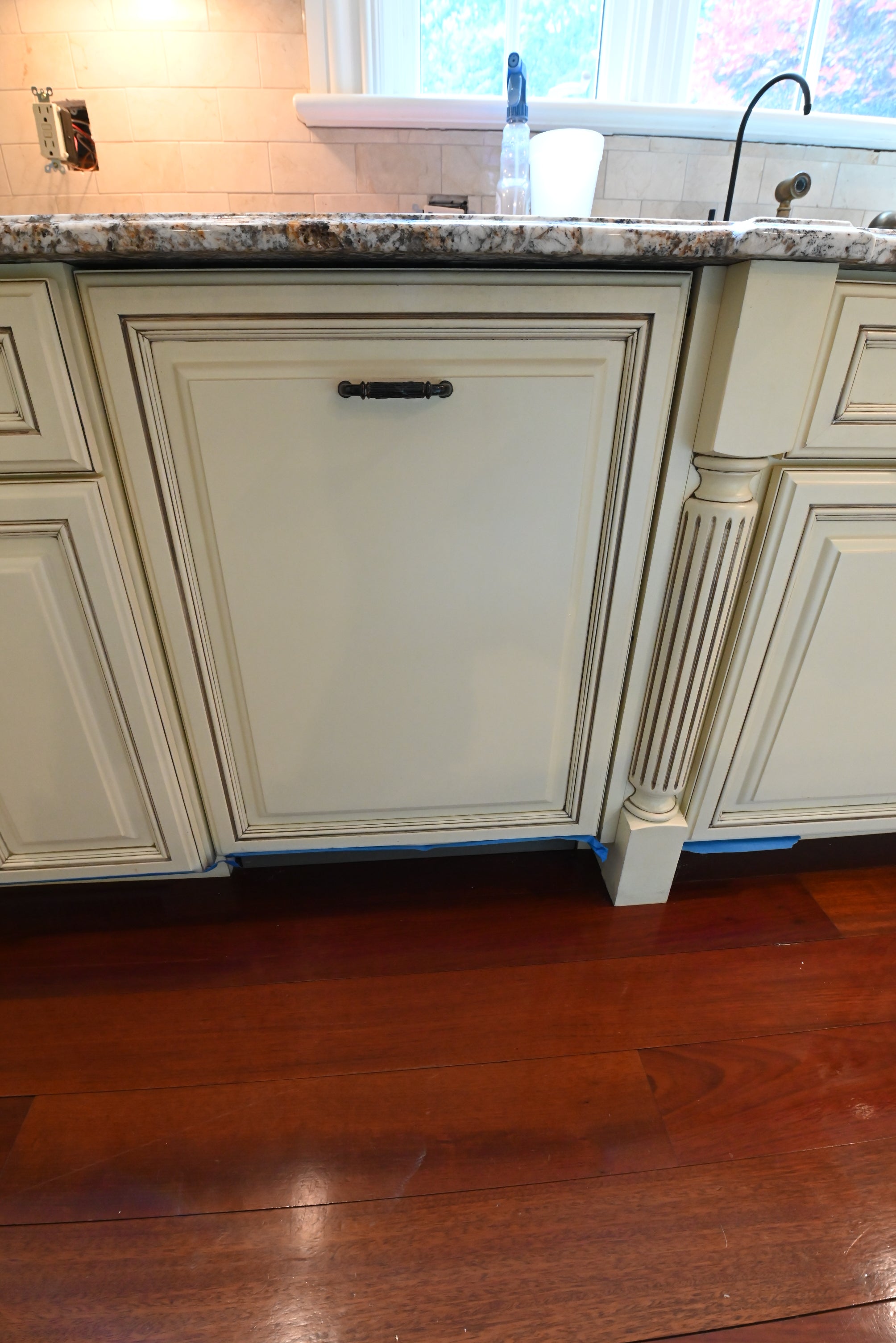 “The Ashbourne” Traditional Muted Cream Kitchen with Island & Desk Area