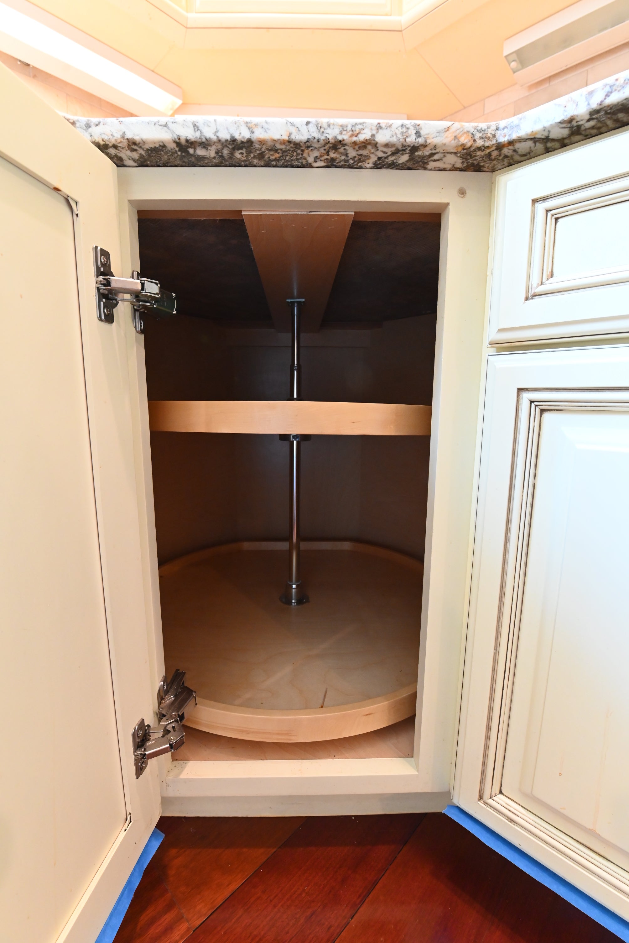 “The Ashbourne” Traditional Muted Cream Kitchen with Island & Desk Area