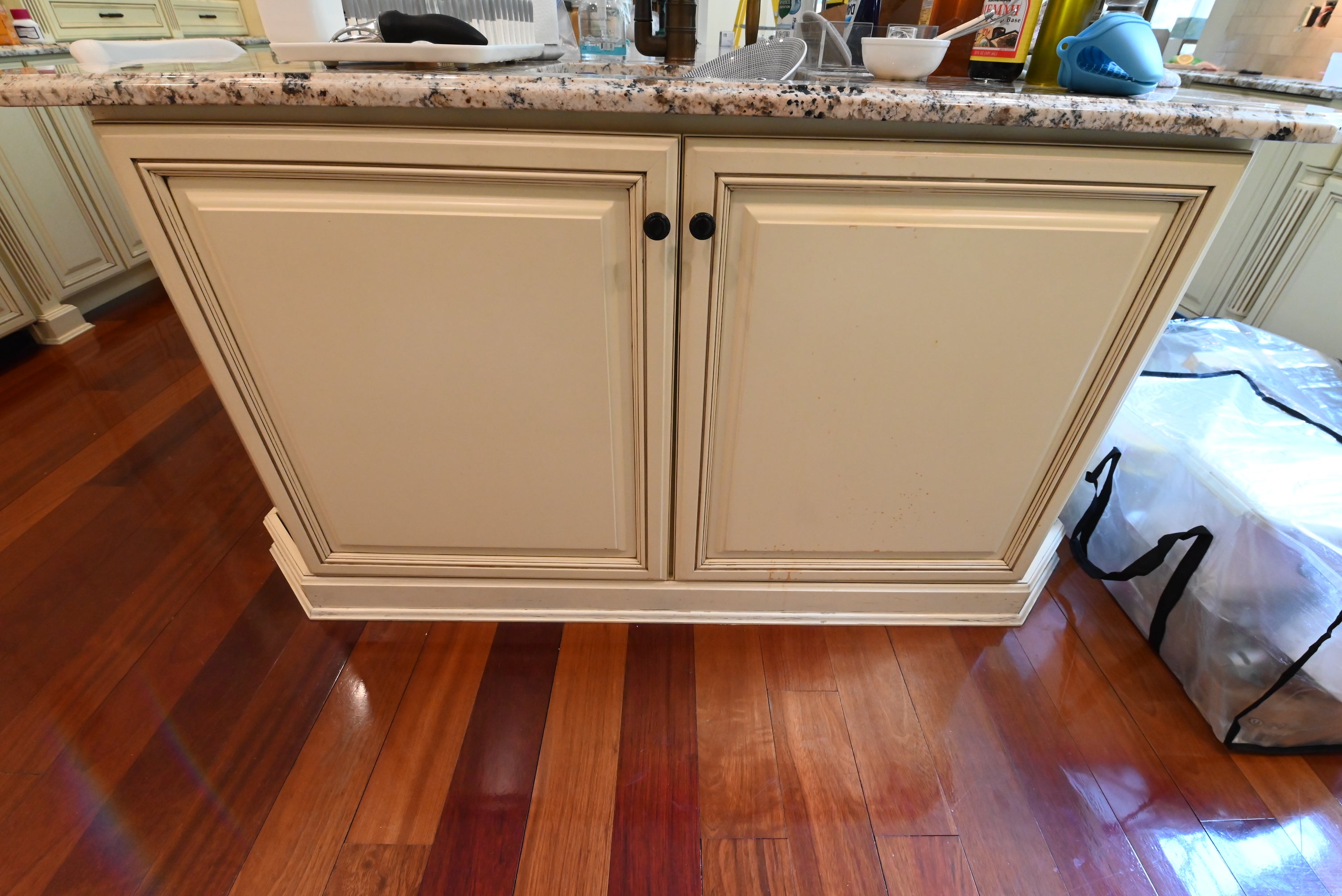 “The Ashbourne” Traditional Muted Cream Kitchen with Island & Desk Area