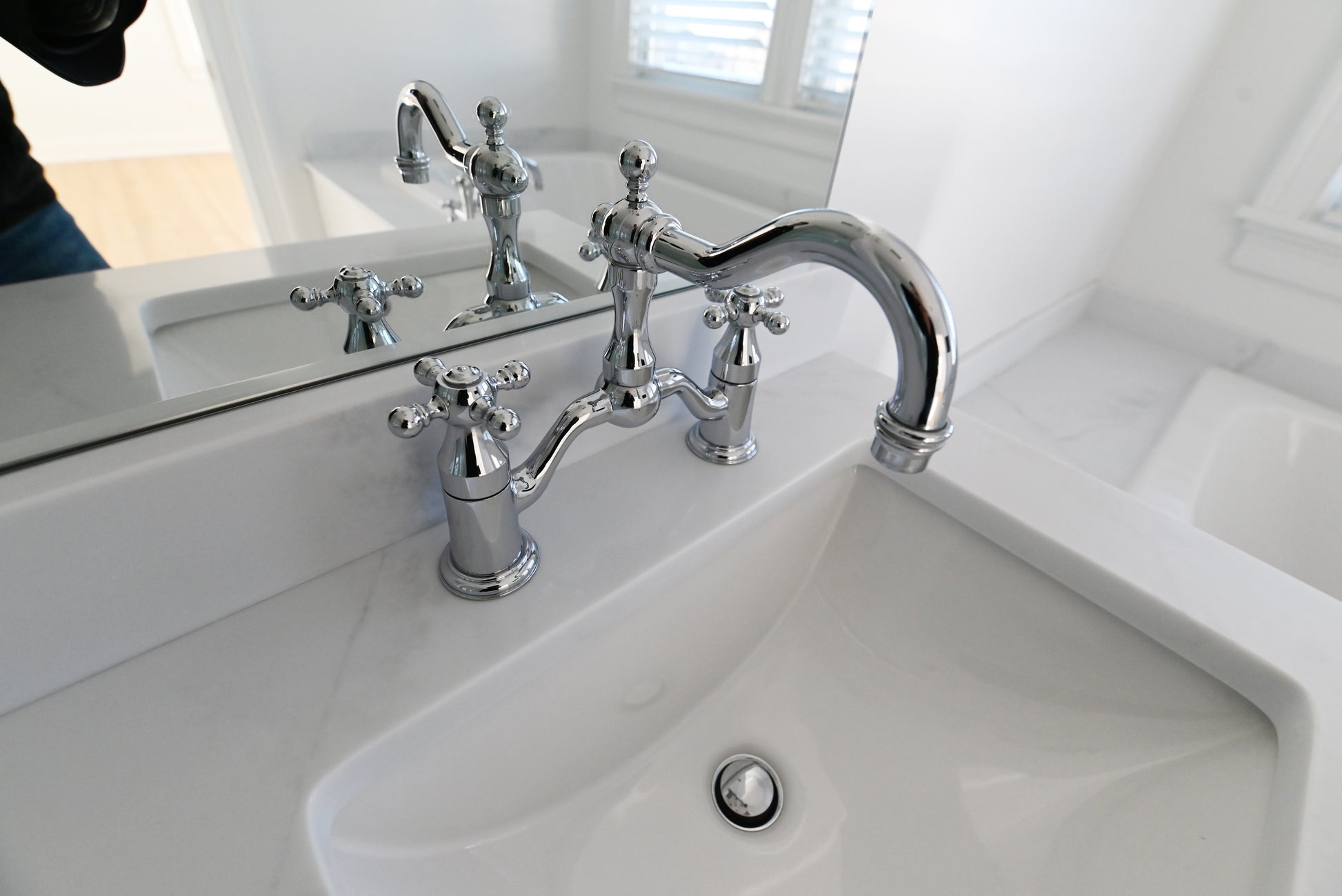 Traditional White 39" Single Vanity with Countertop, Sink and Faucet