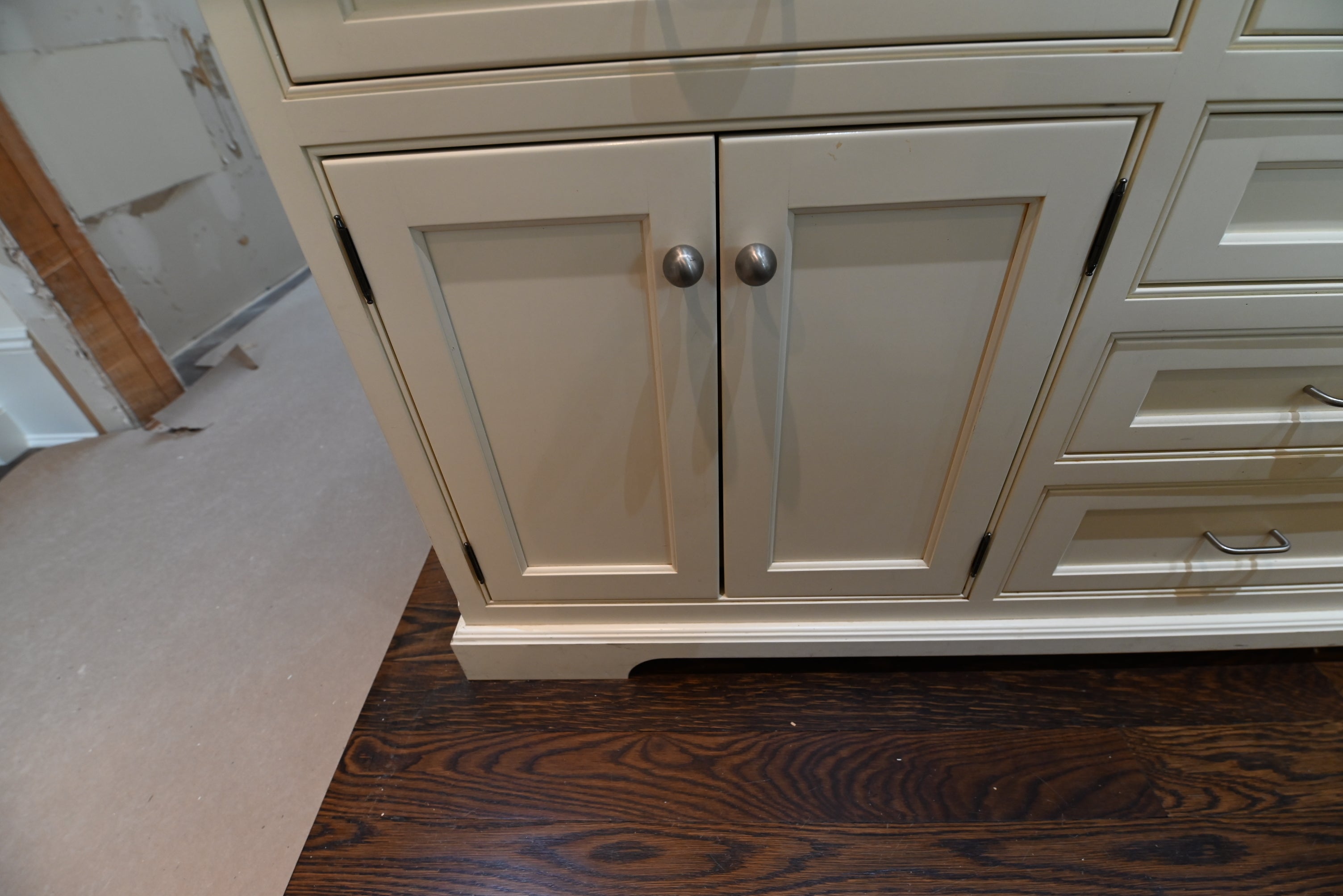 Premier Trade Group Light Cream Transitional Kitchen with Island & Viking 48" Range