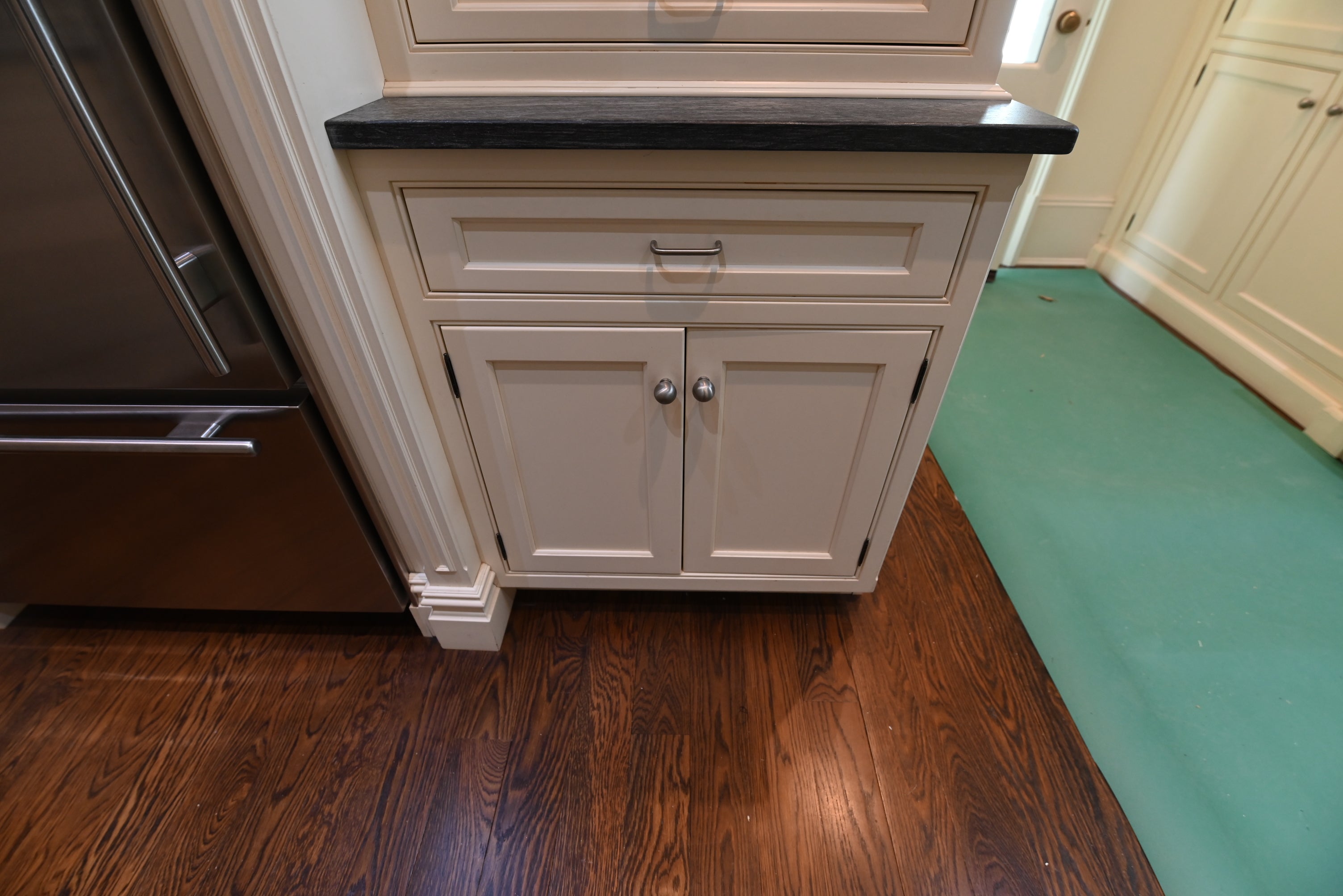 Premier Trade Group Light Cream Transitional Kitchen with Island & Viking 48" Range