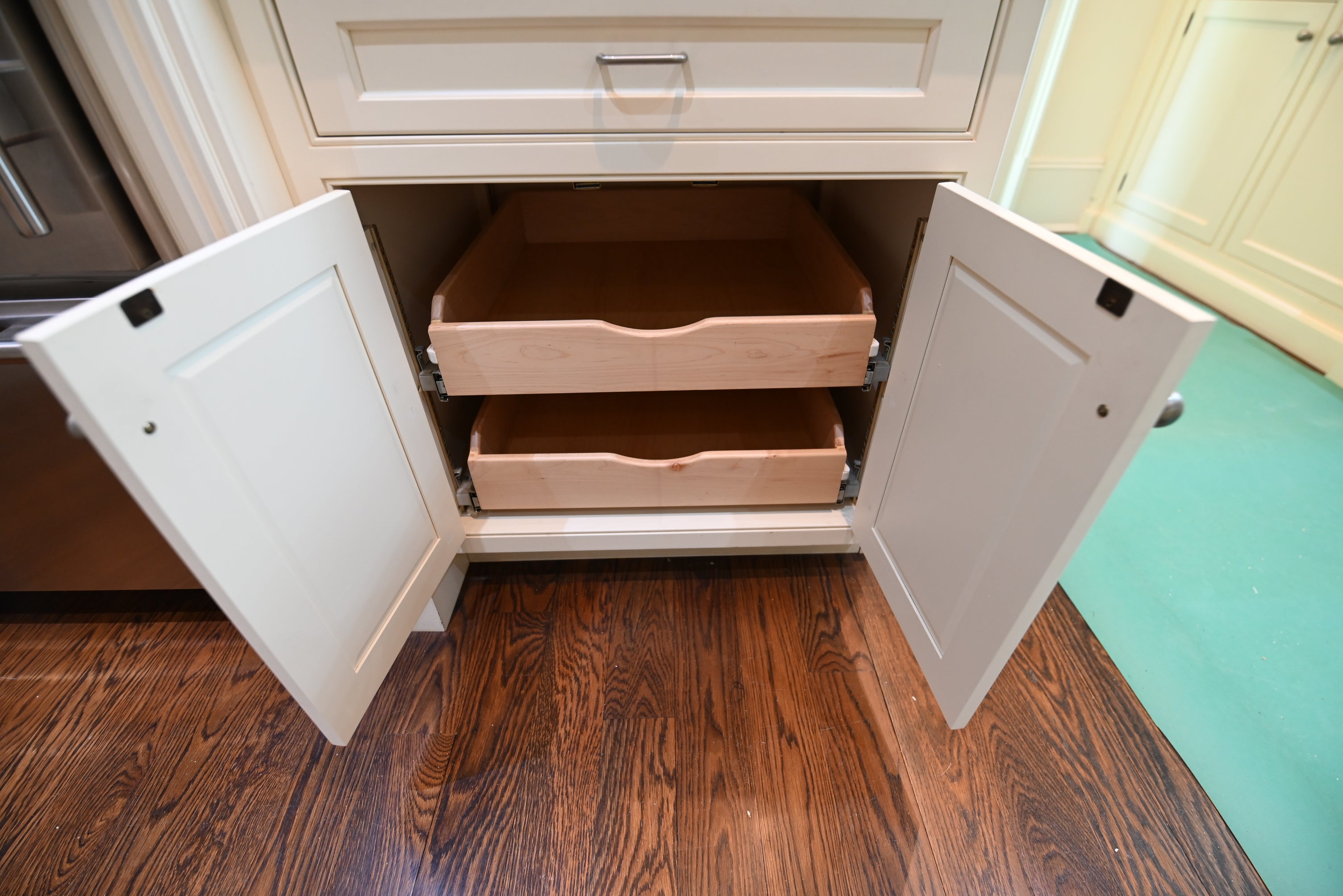 Premier Trade Group Light Cream Transitional Kitchen with Island & Viking 48" Range