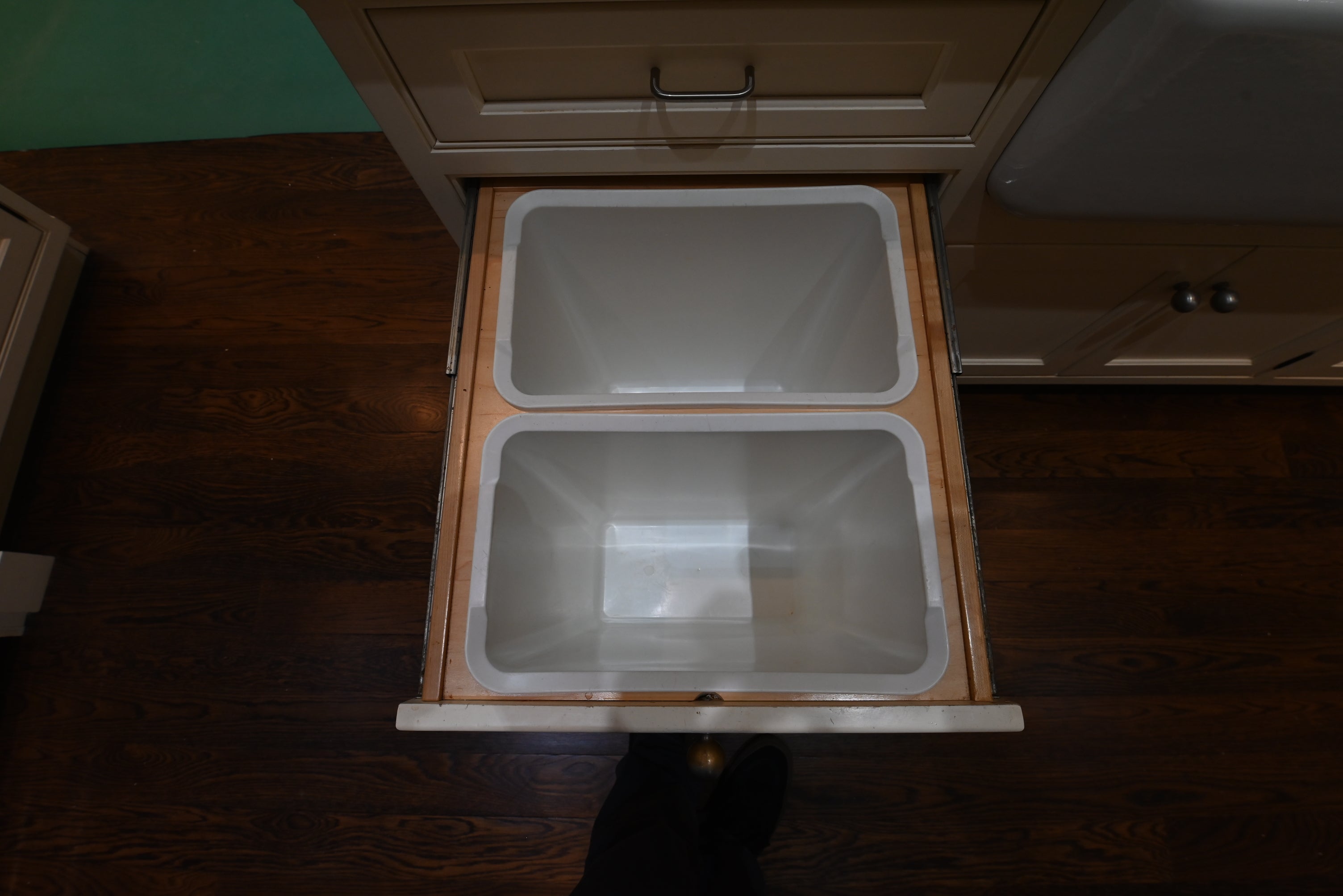 Premier Trade Group Light Cream Transitional Kitchen with Island & Viking 48" Range