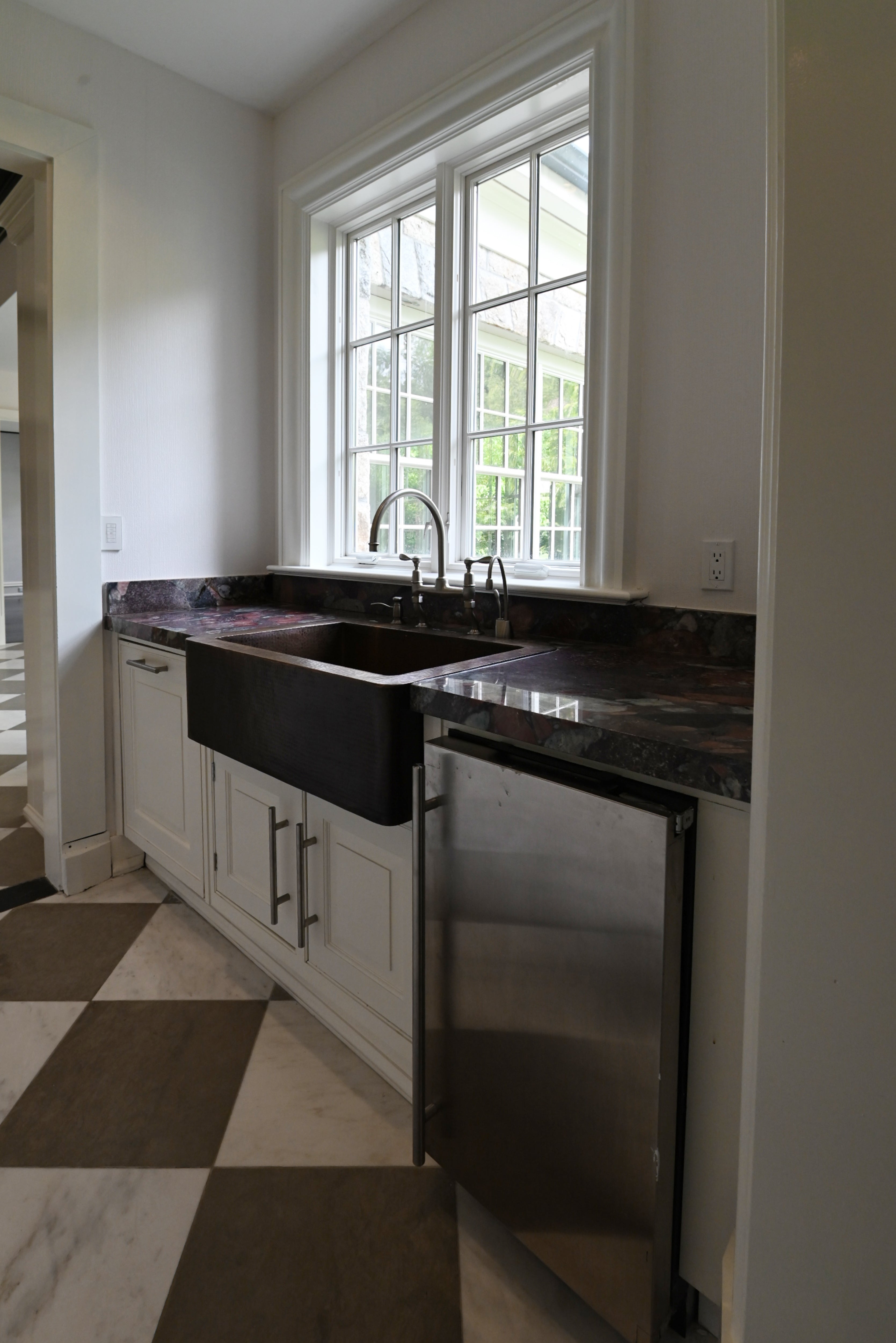 "The Dove" Transitional White Dove Prep Kitchen with Dishwasher & Ice Maker