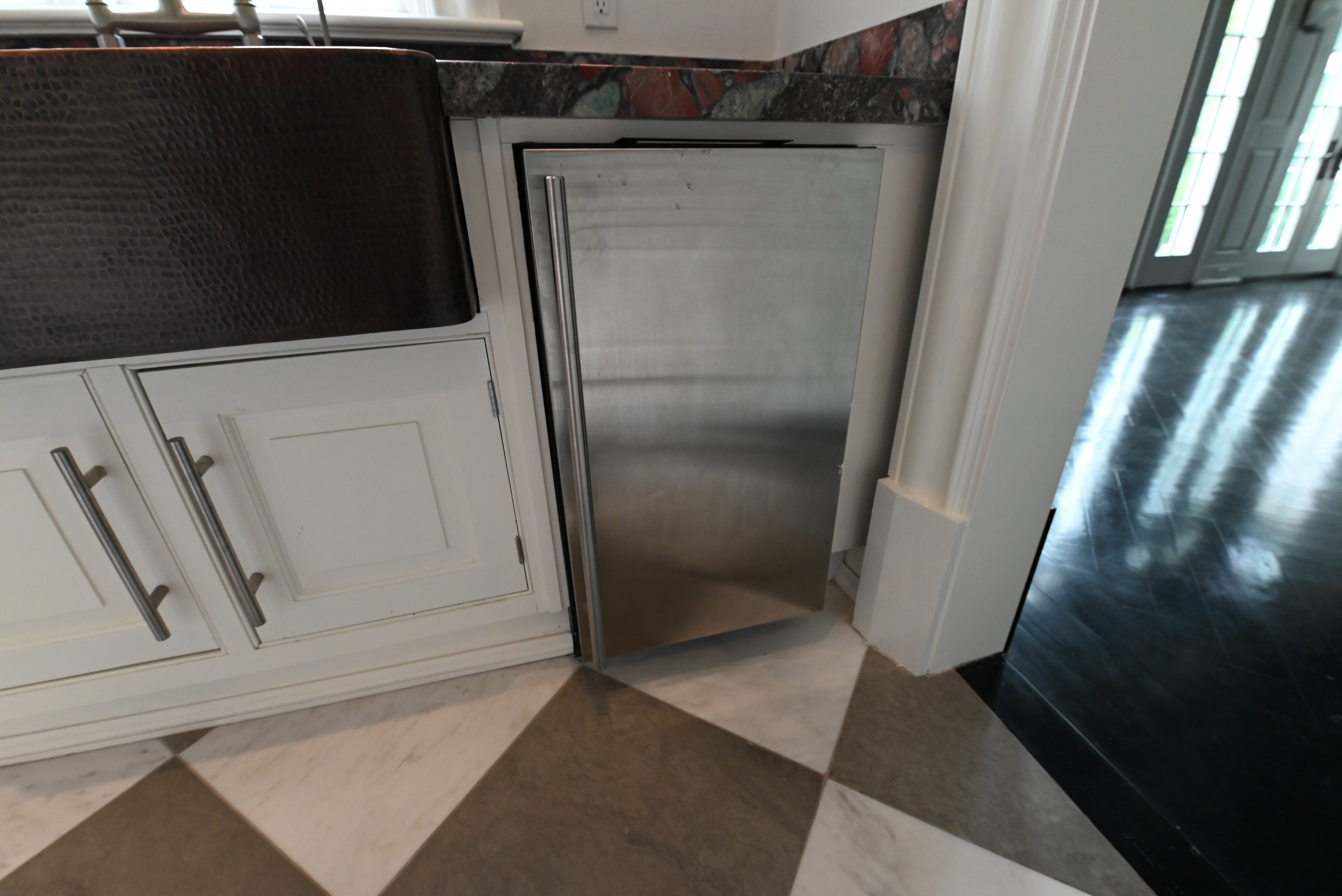 "The Dove" Transitional White Dove Prep Kitchen with Dishwasher & Ice Maker