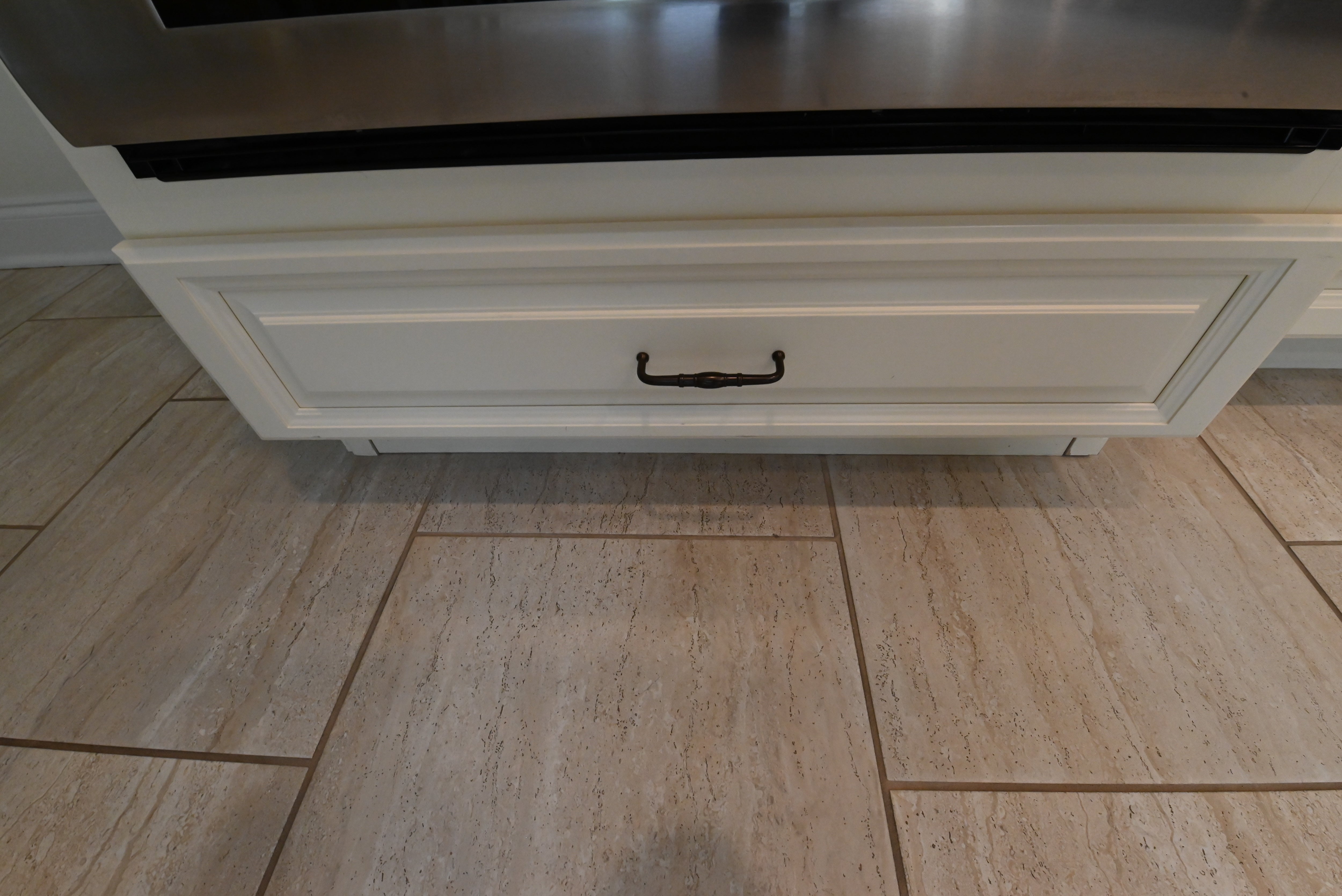"The Windrush" Traditional Light Cream Kitchen with Island & Appliances