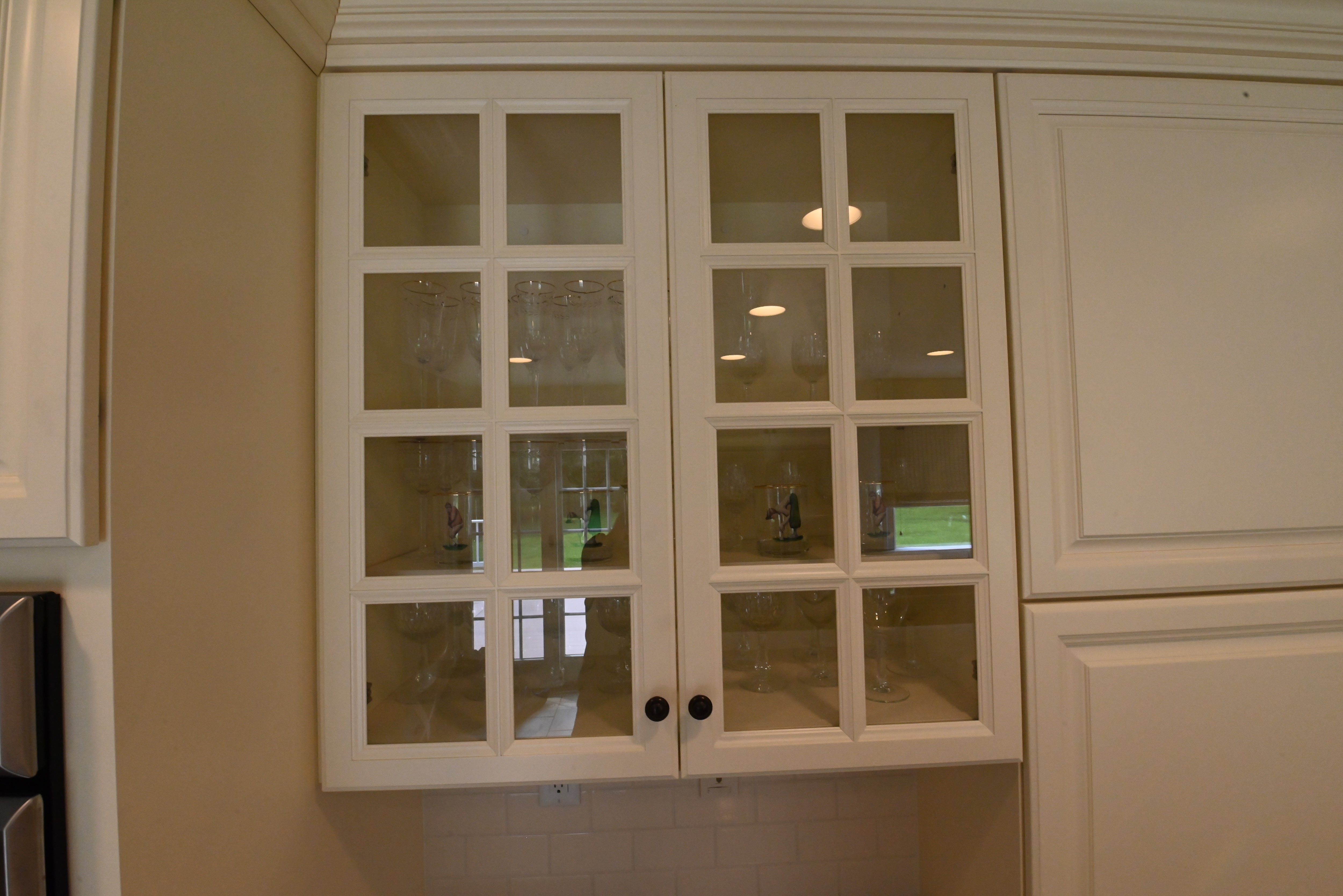 "The Windrush" Traditional Light Cream Kitchen with Island & Appliances