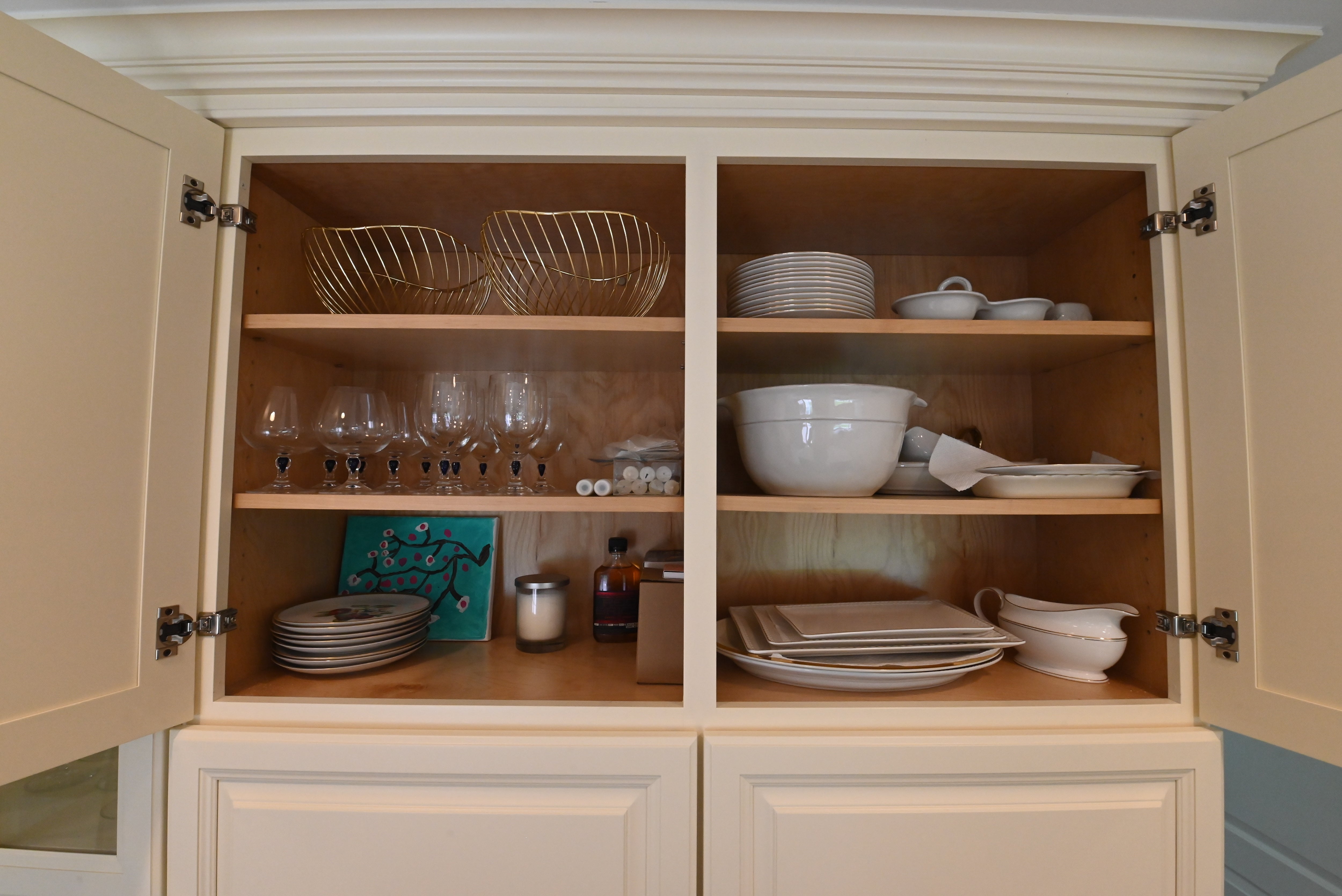 "The Windrush" Traditional Light Cream Kitchen with Island & Appliances