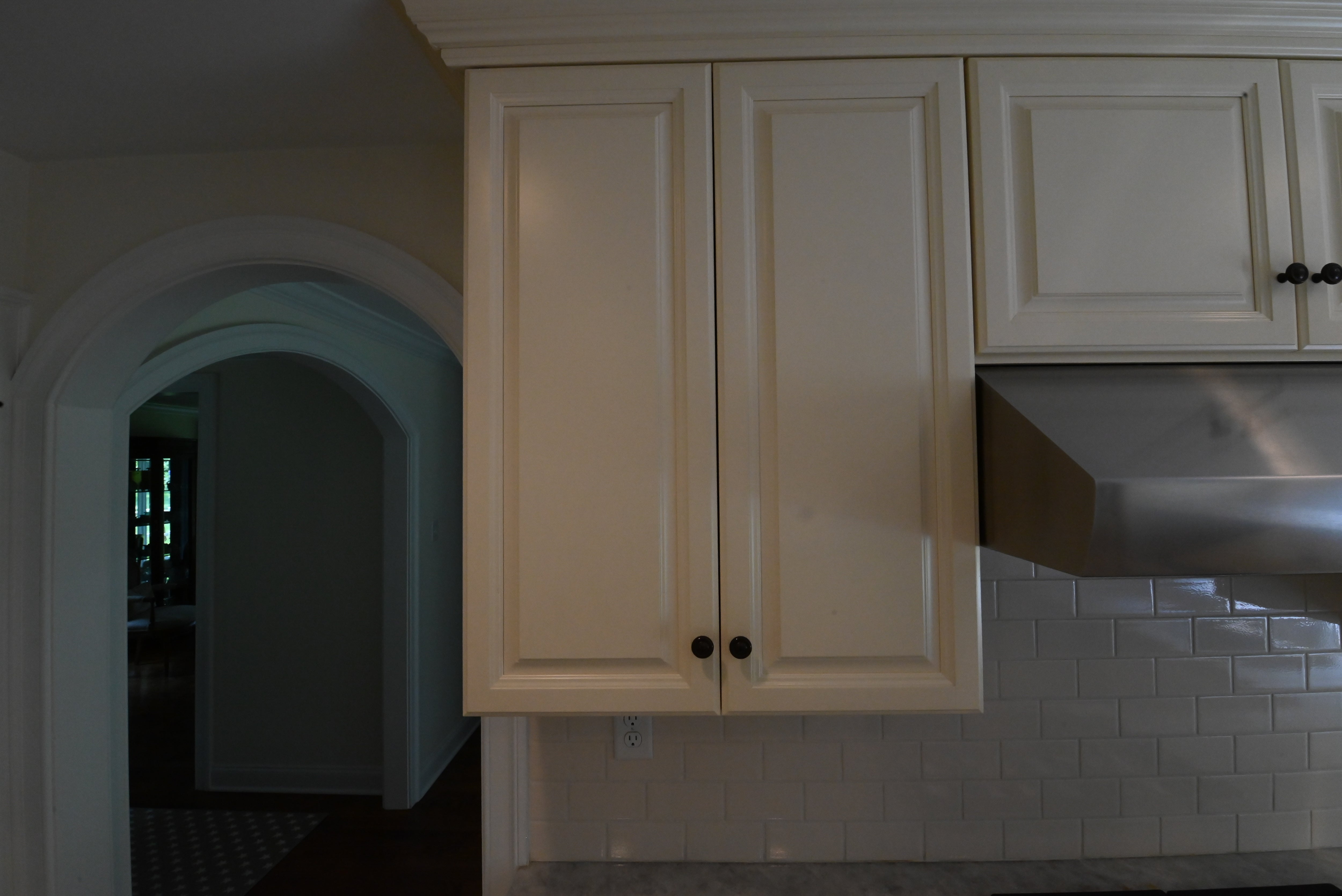 "The Windrush" Traditional Light Cream Kitchen with Island & Appliances